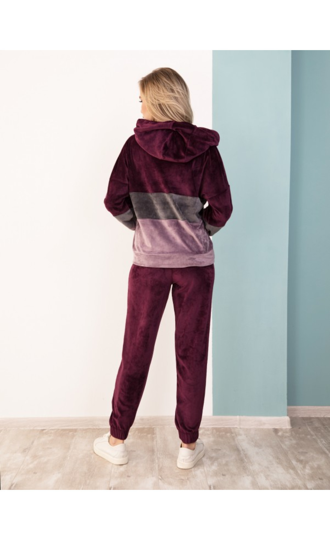 Жіночі спортивні костюми Issp