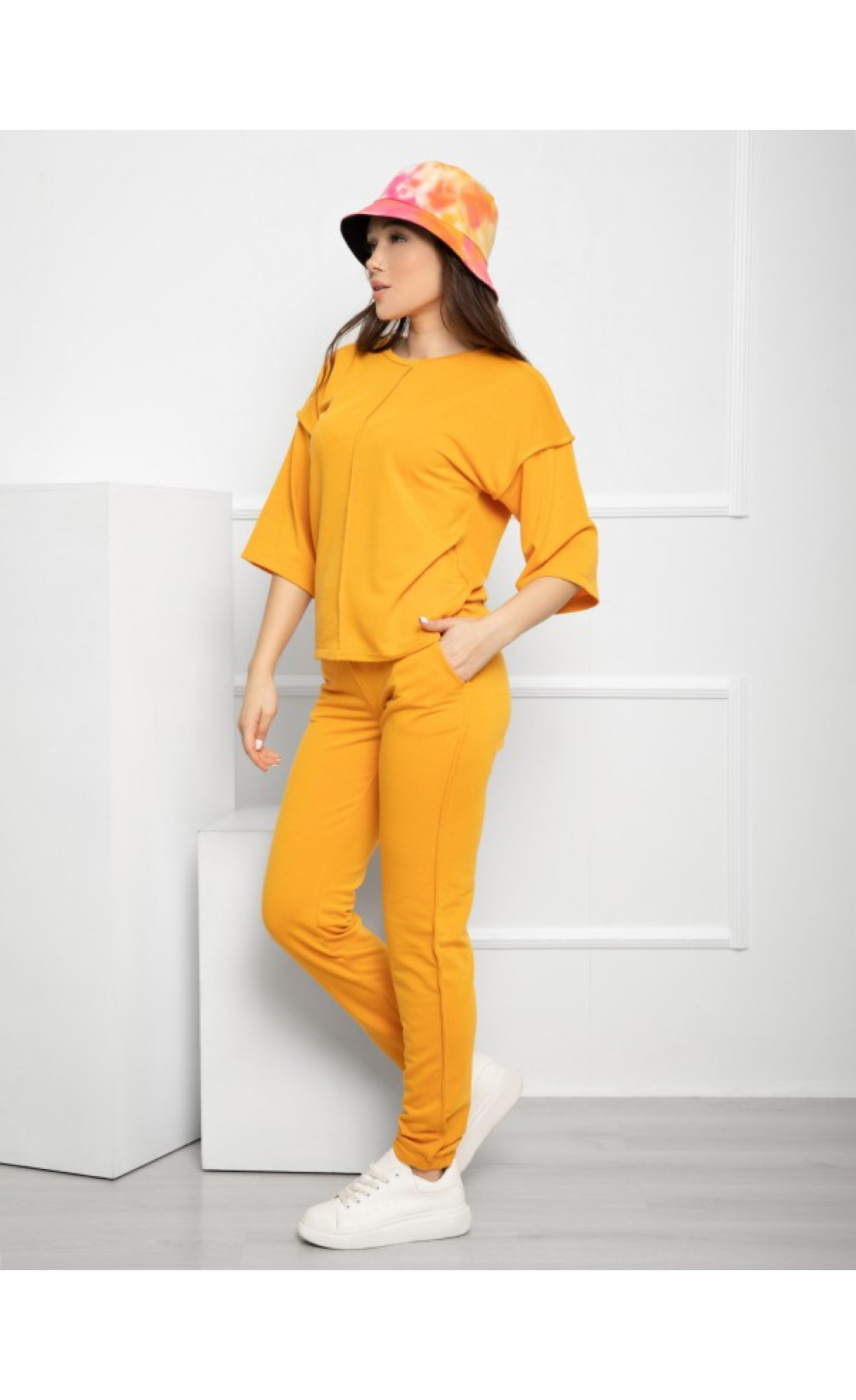 Жіночі спортивні костюми Issp