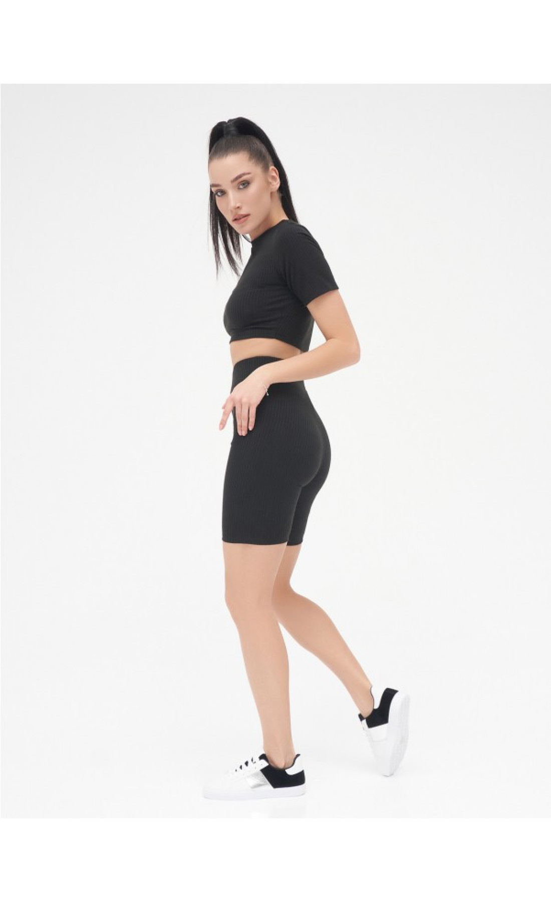 Жіночі спортивні костюми Issp