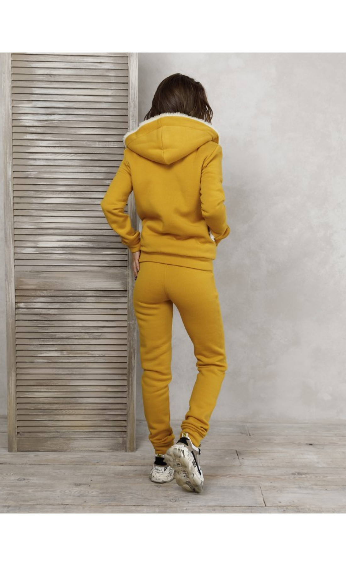 Жіночі спортивні костюми Issp