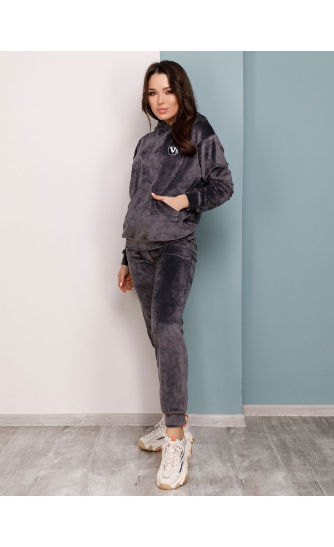 Жіночі спортивні костюми Issp