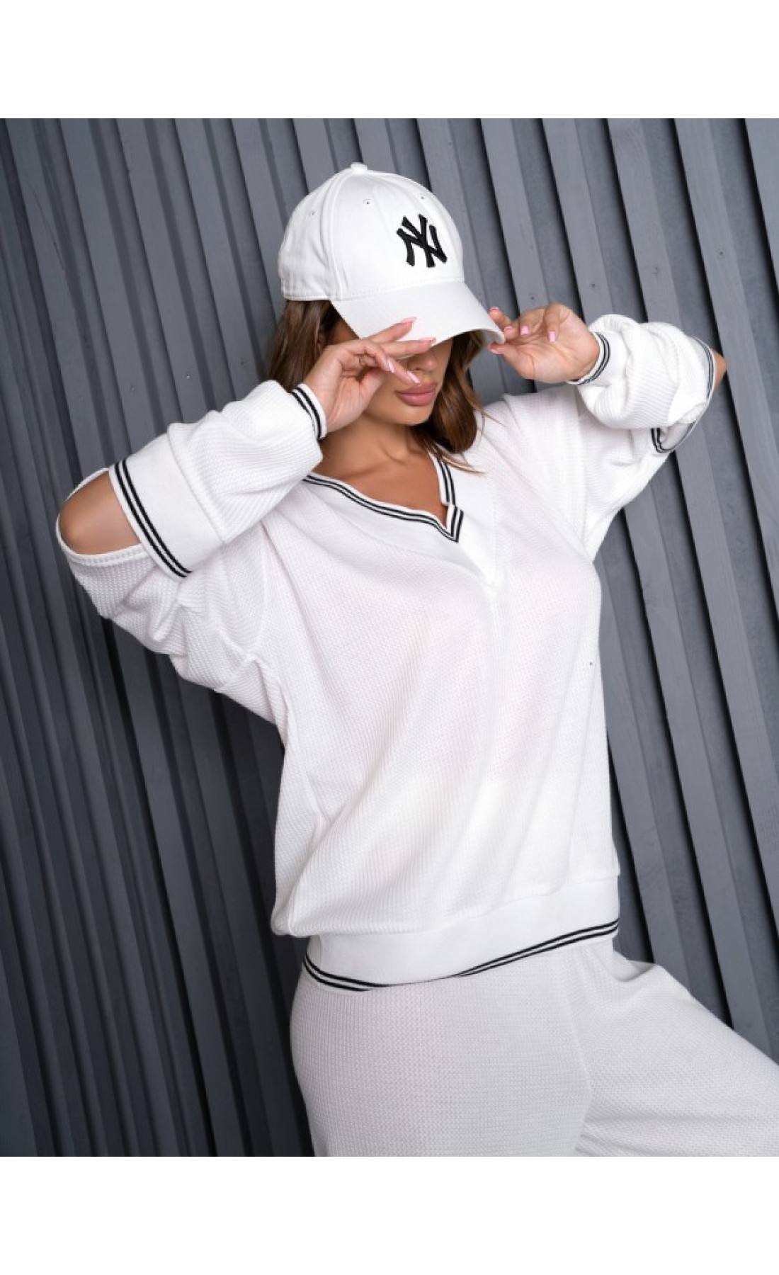 Жіночі спортивні костюми Issp