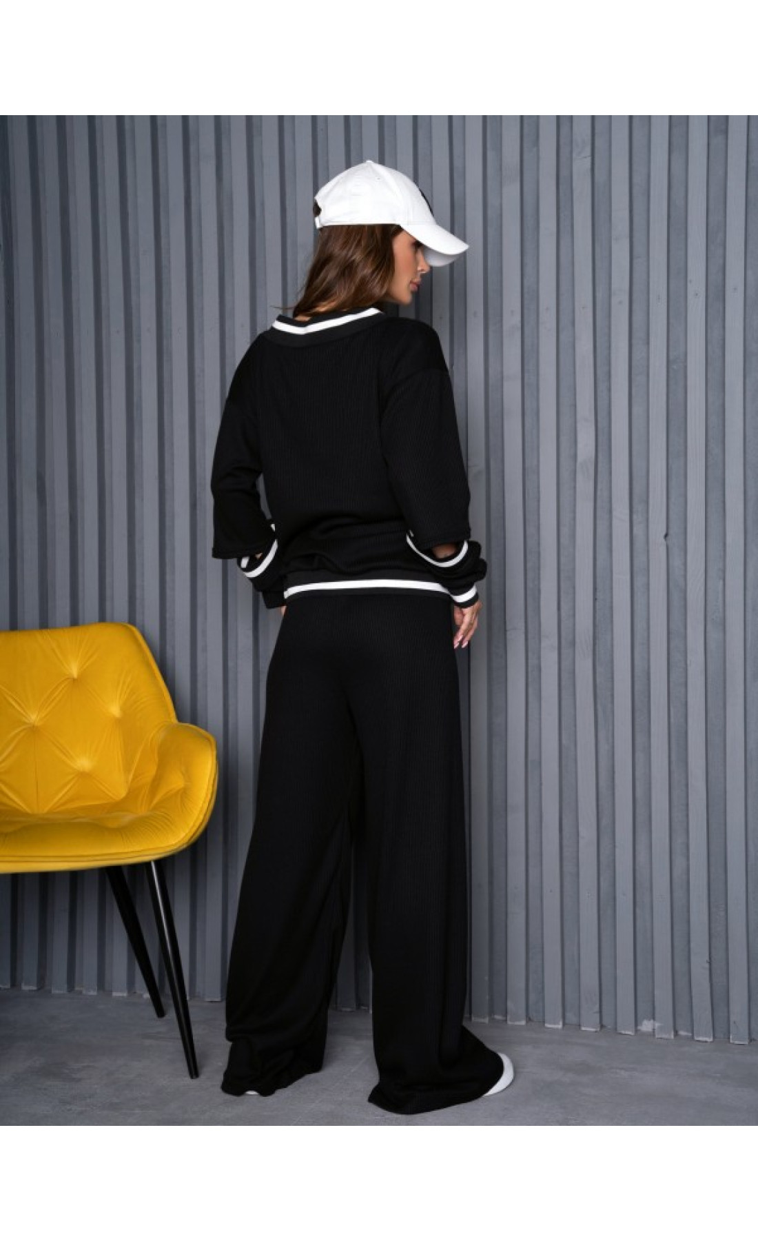 Жіночі спортивні костюми Issp