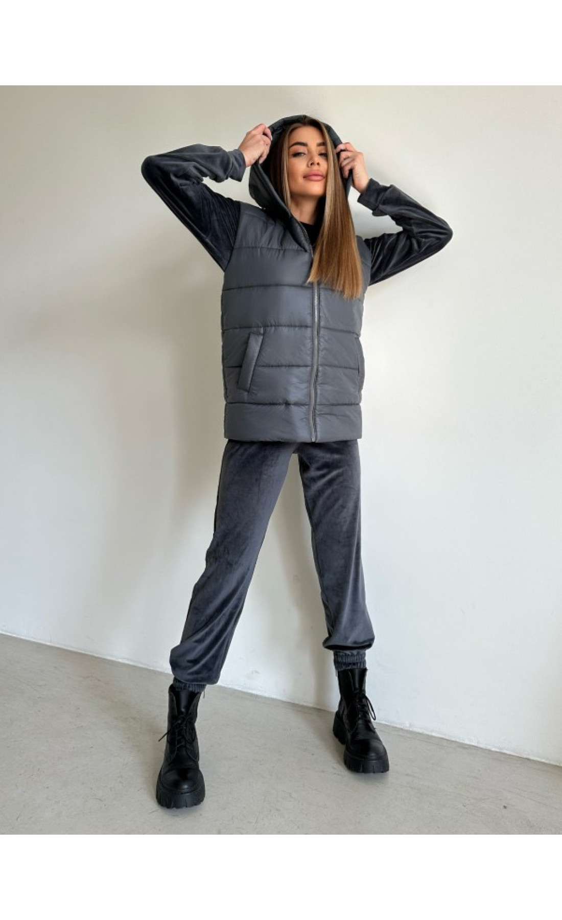 Жіночі спортивні костюми Issp