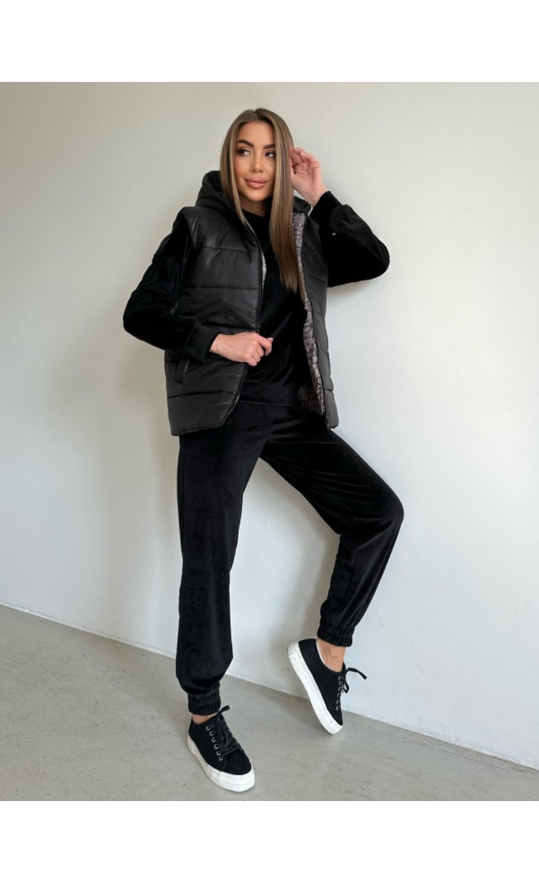 Жіночі спортивні костюми Issp