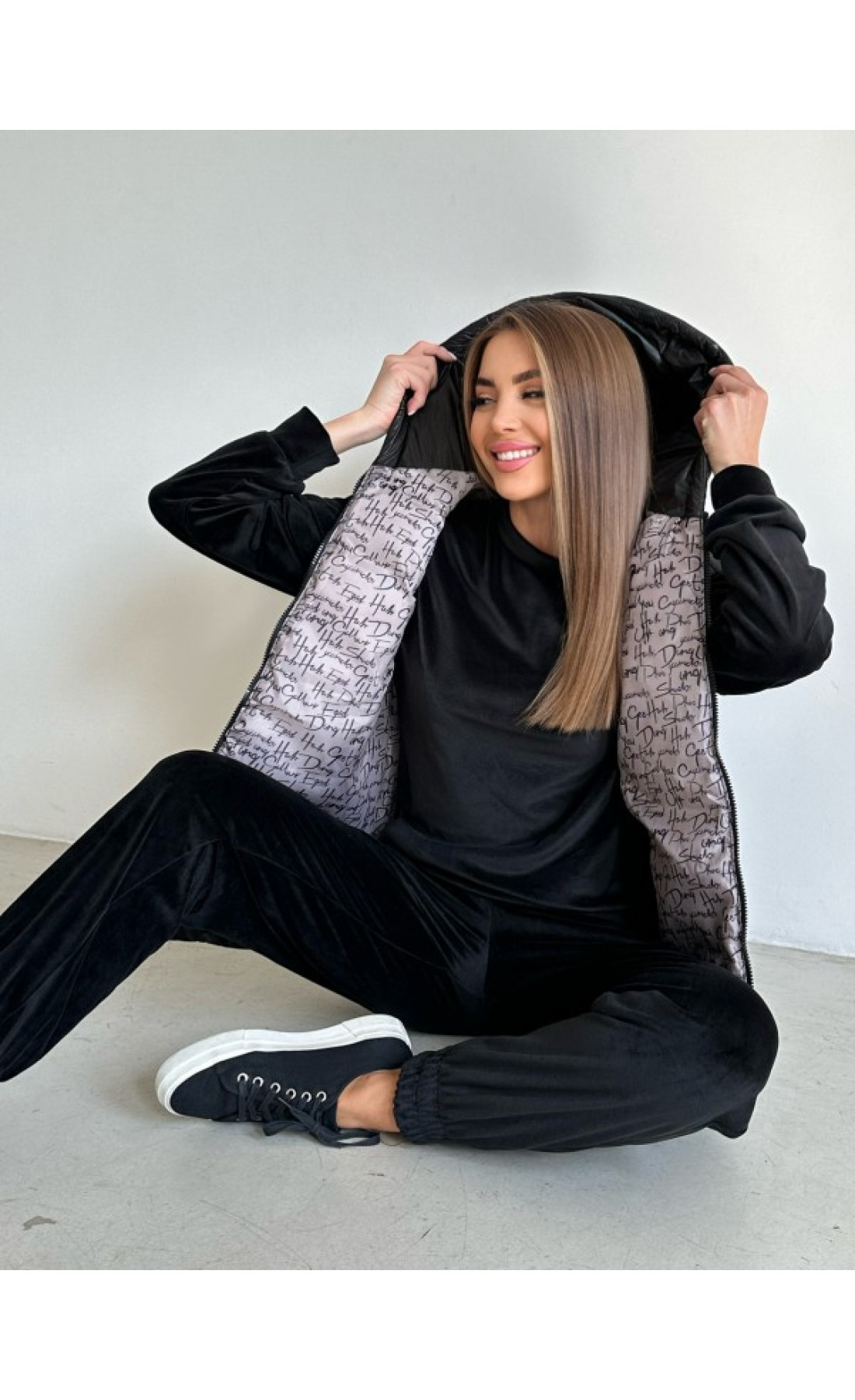 Жіночі спортивні костюми Issp