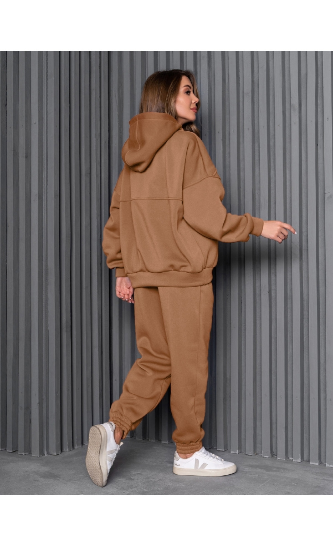 Жіночі спортивні костюми Issp