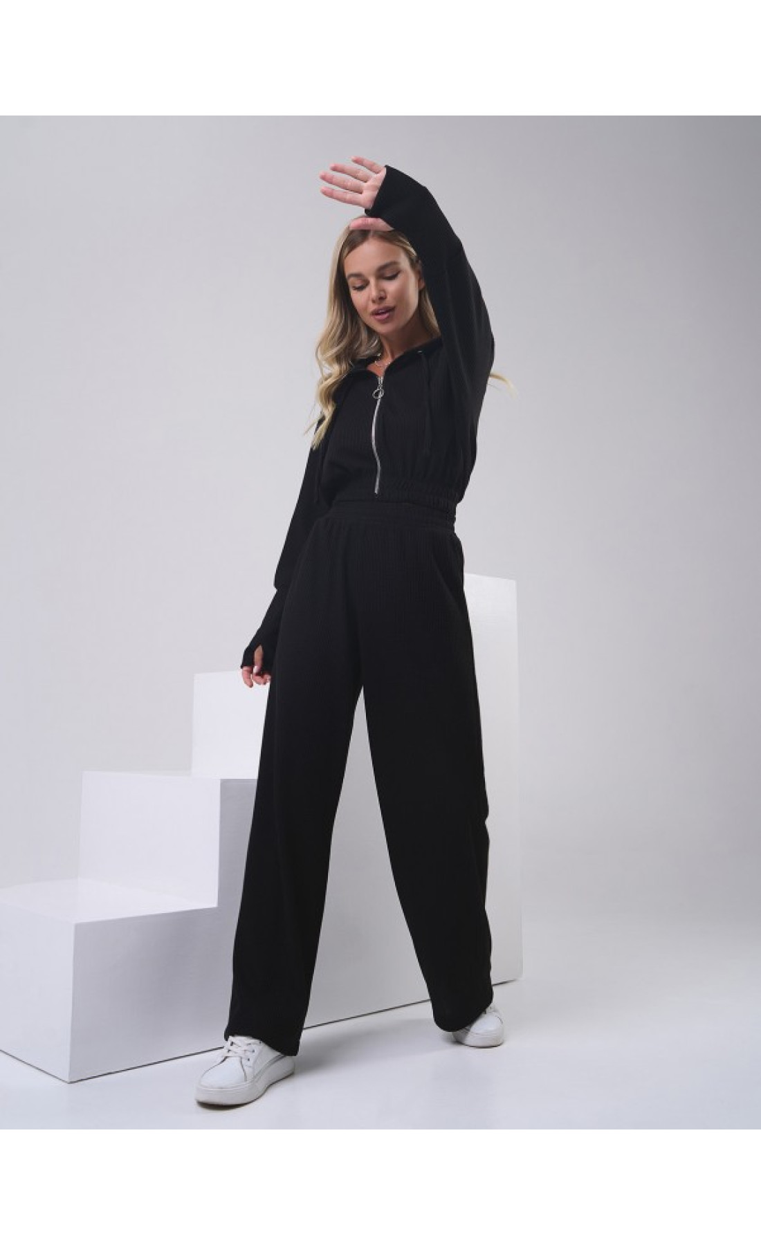 Жіночі спортивні костюми Issp