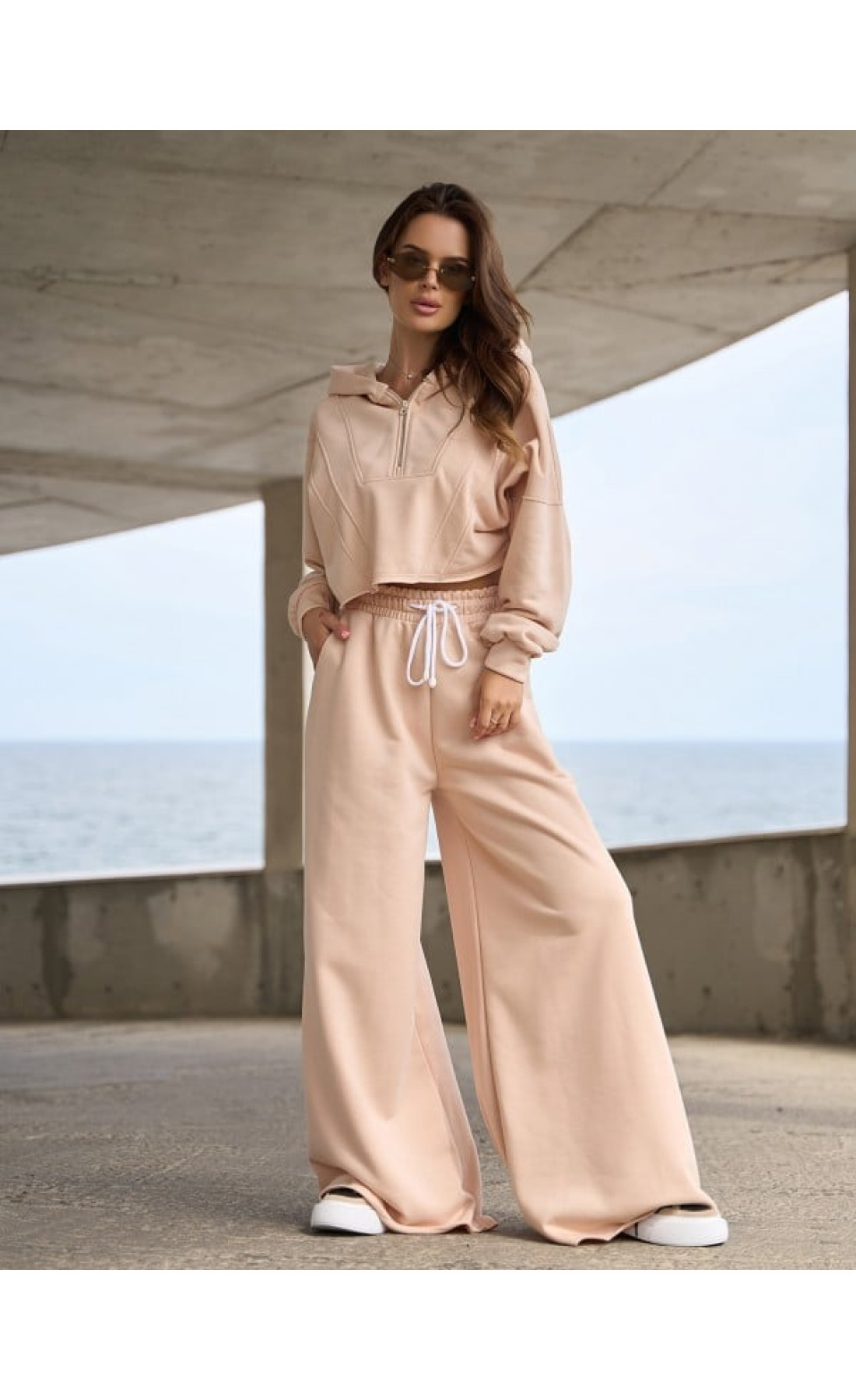 Жіночі спортивні костюми Issp