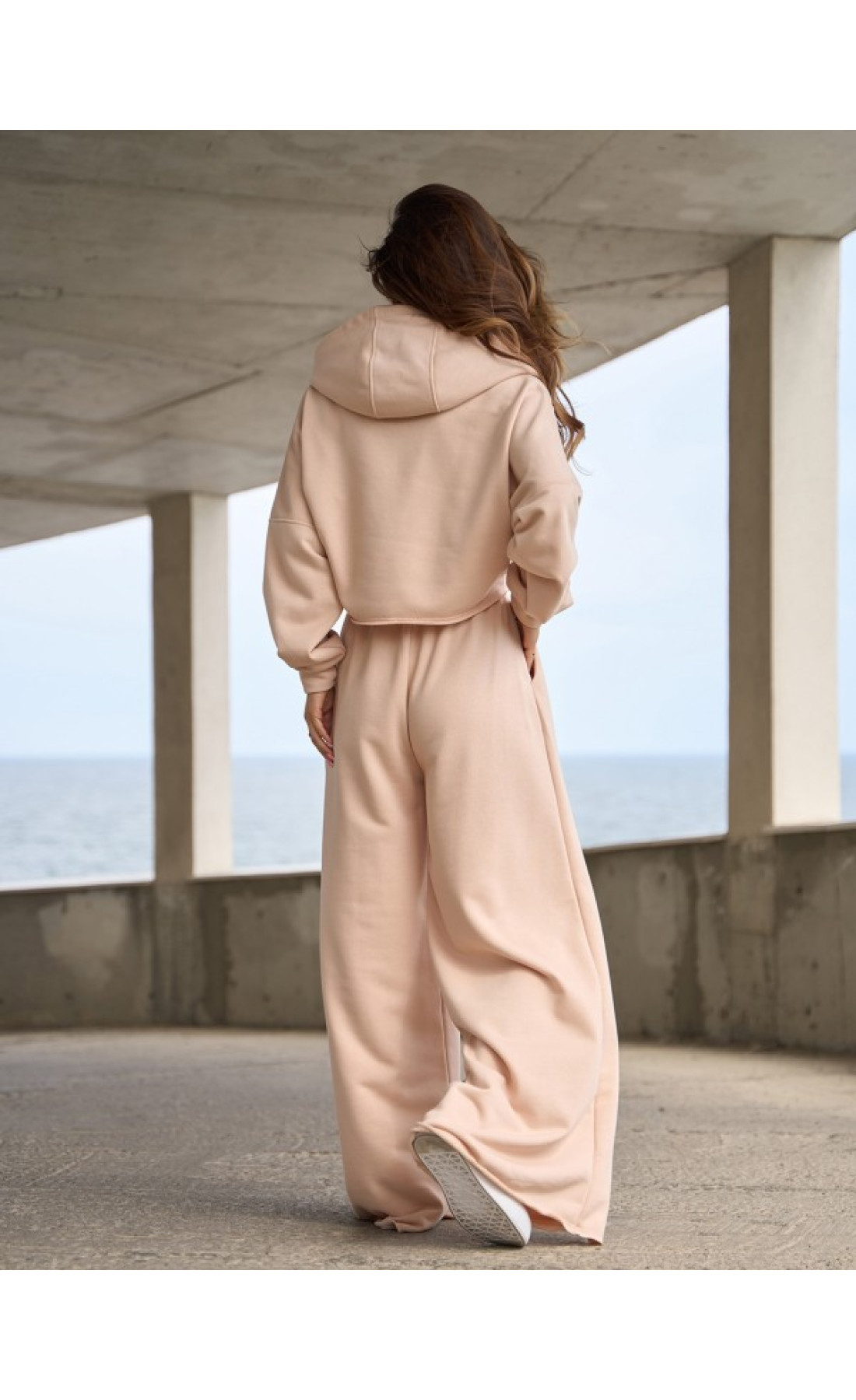 Жіночі спортивні костюми Issp