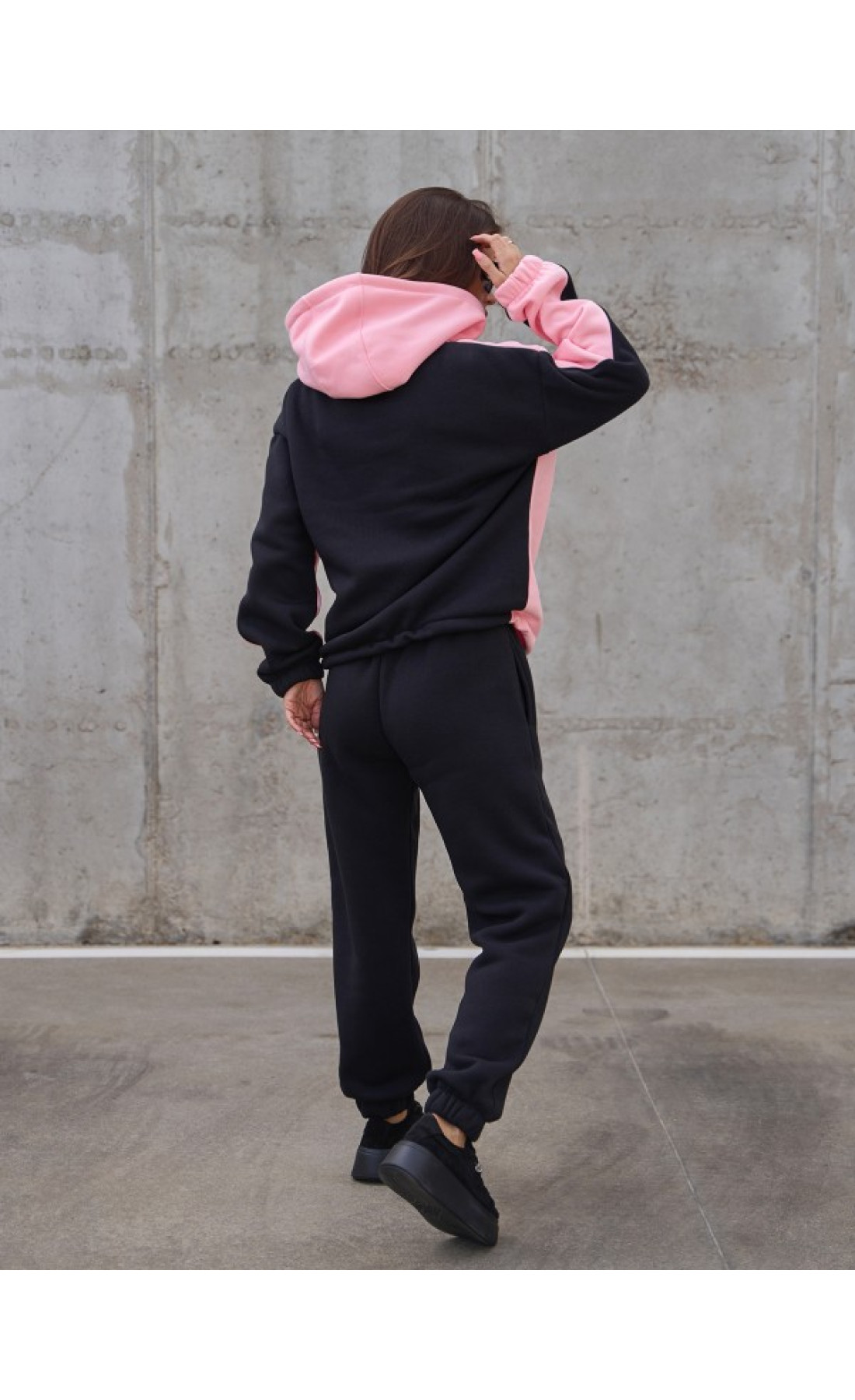 Жіночі спортивні костюми Issp