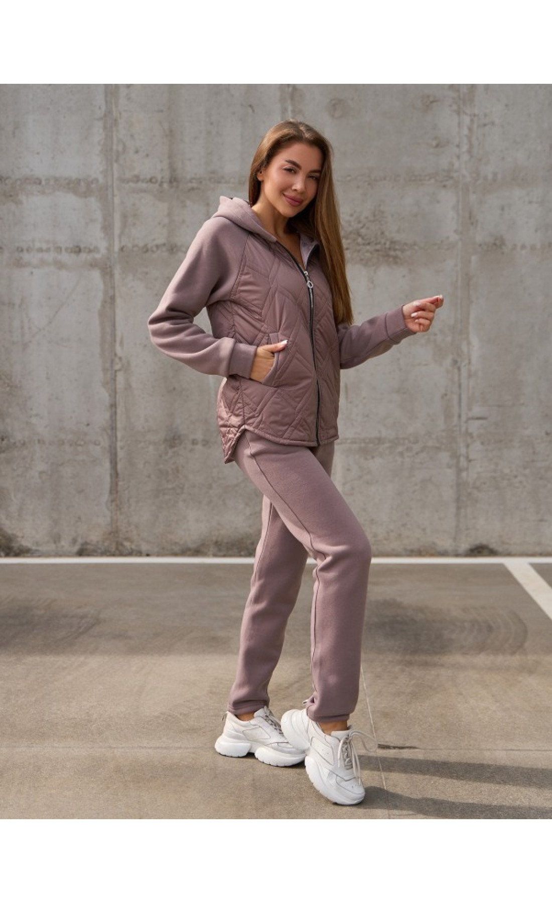 Жіночі спортивні костюми Issp