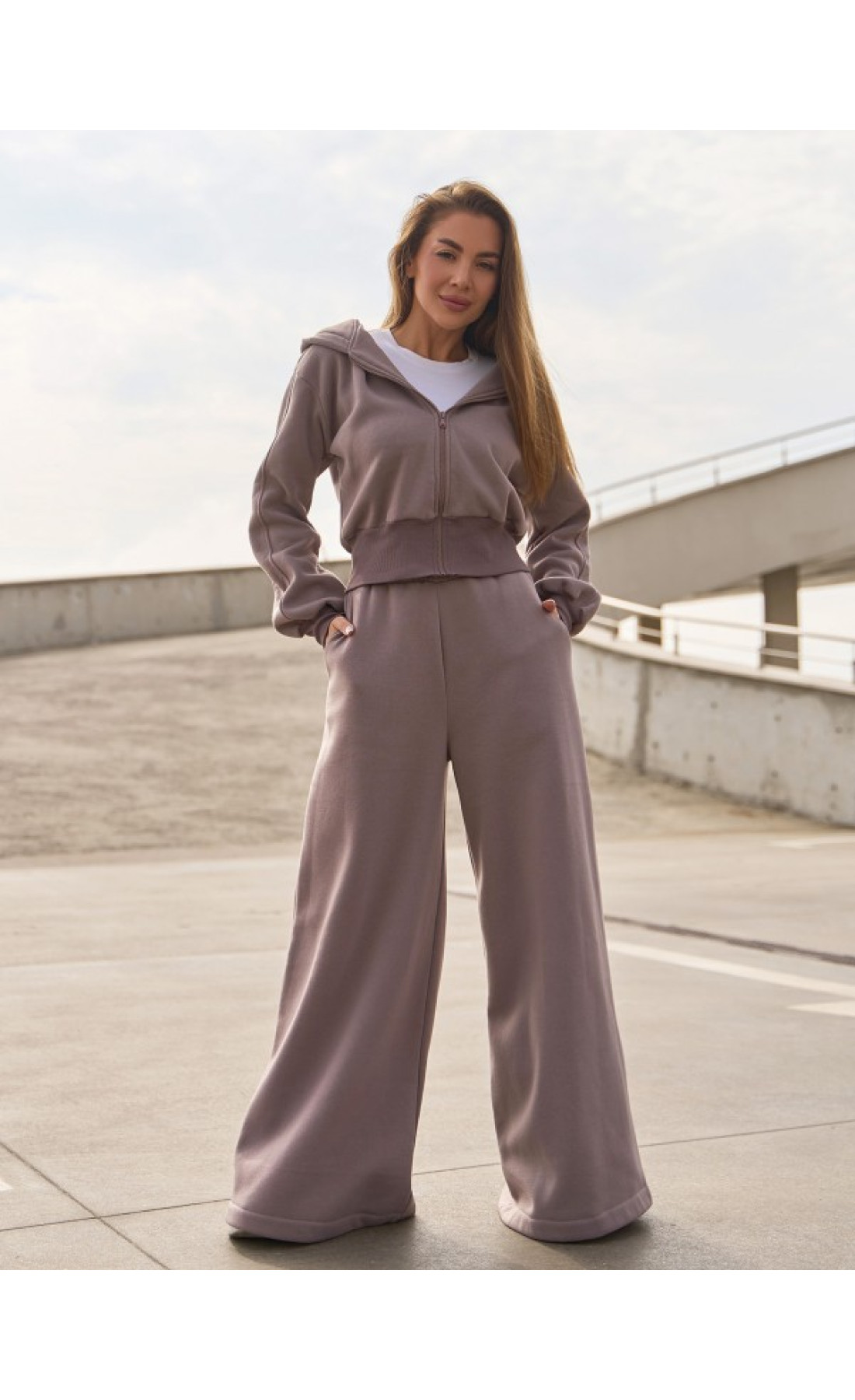 Жіночі спортивні костюми Issp