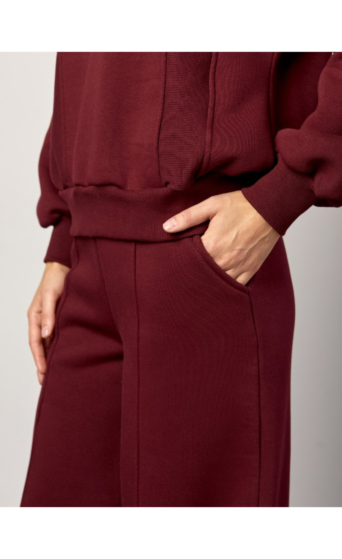 Жіночі спортивні костюми Issp