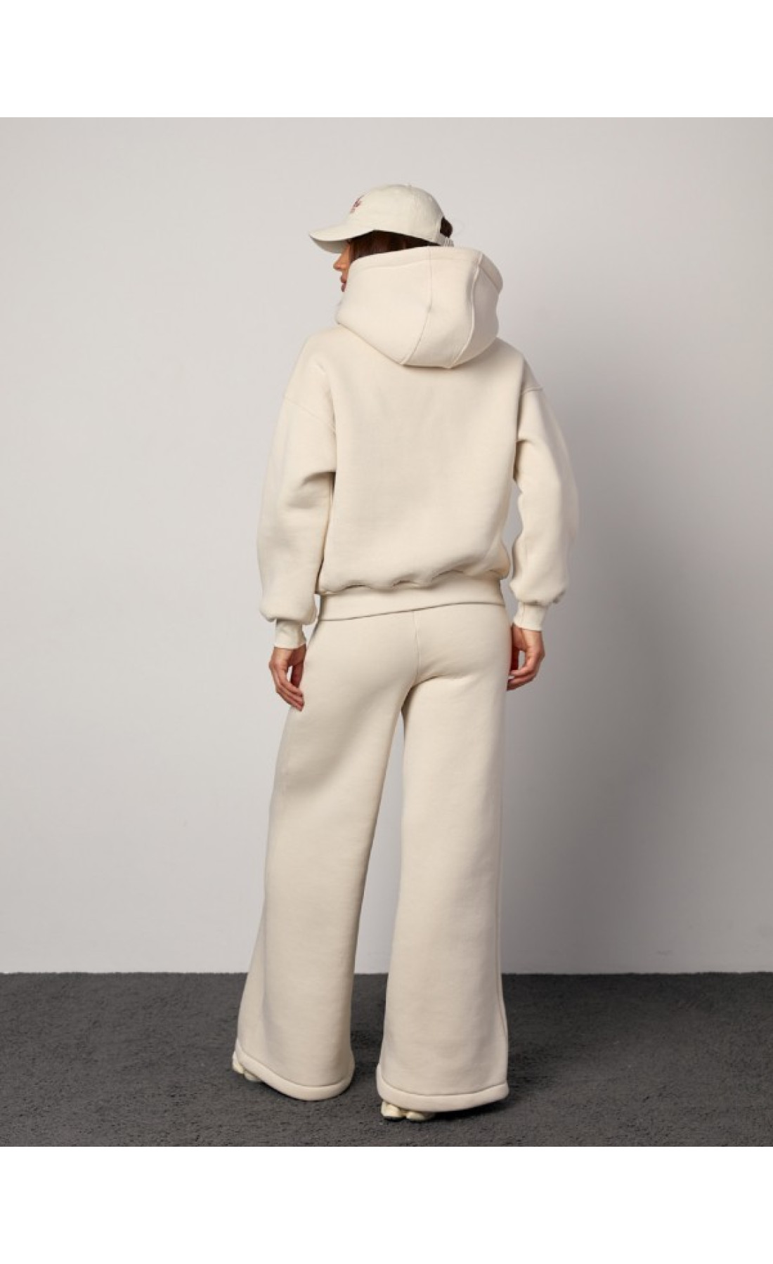 Жіночі спортивні костюми Issp