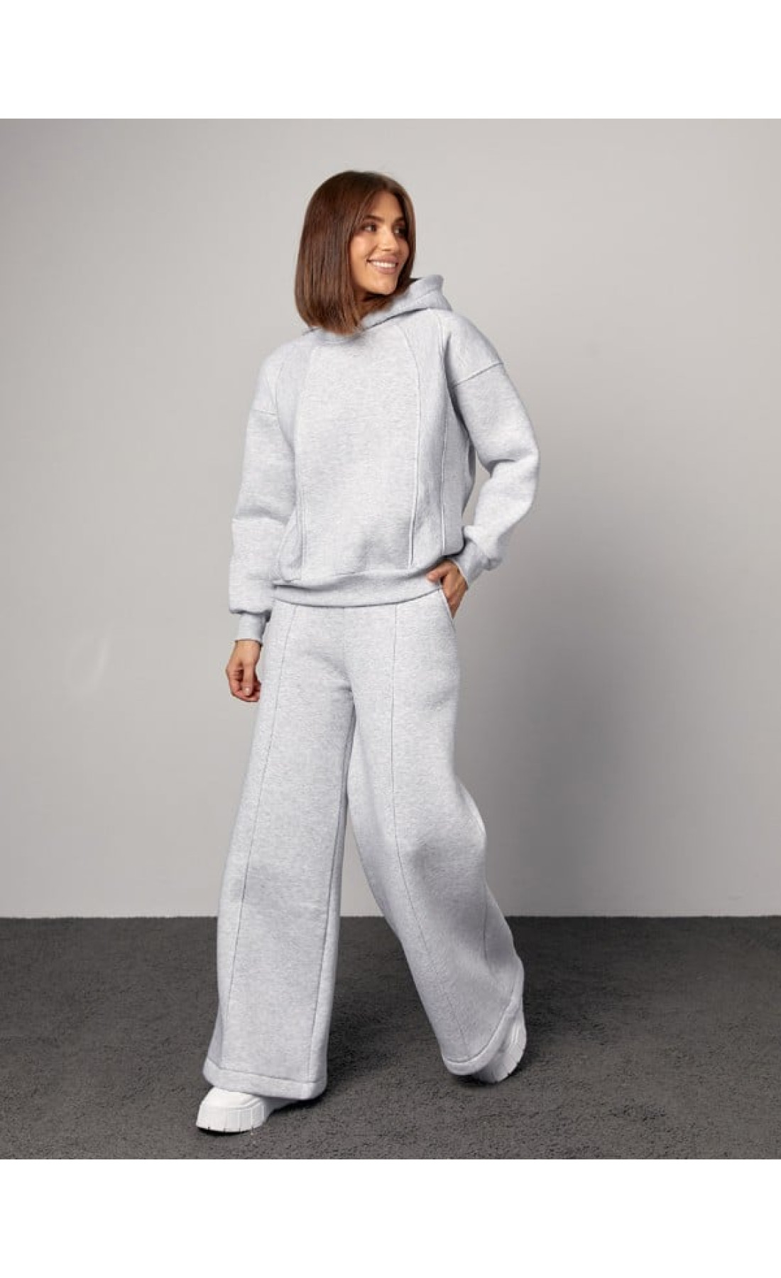 Жіночі спортивні костюми Issp