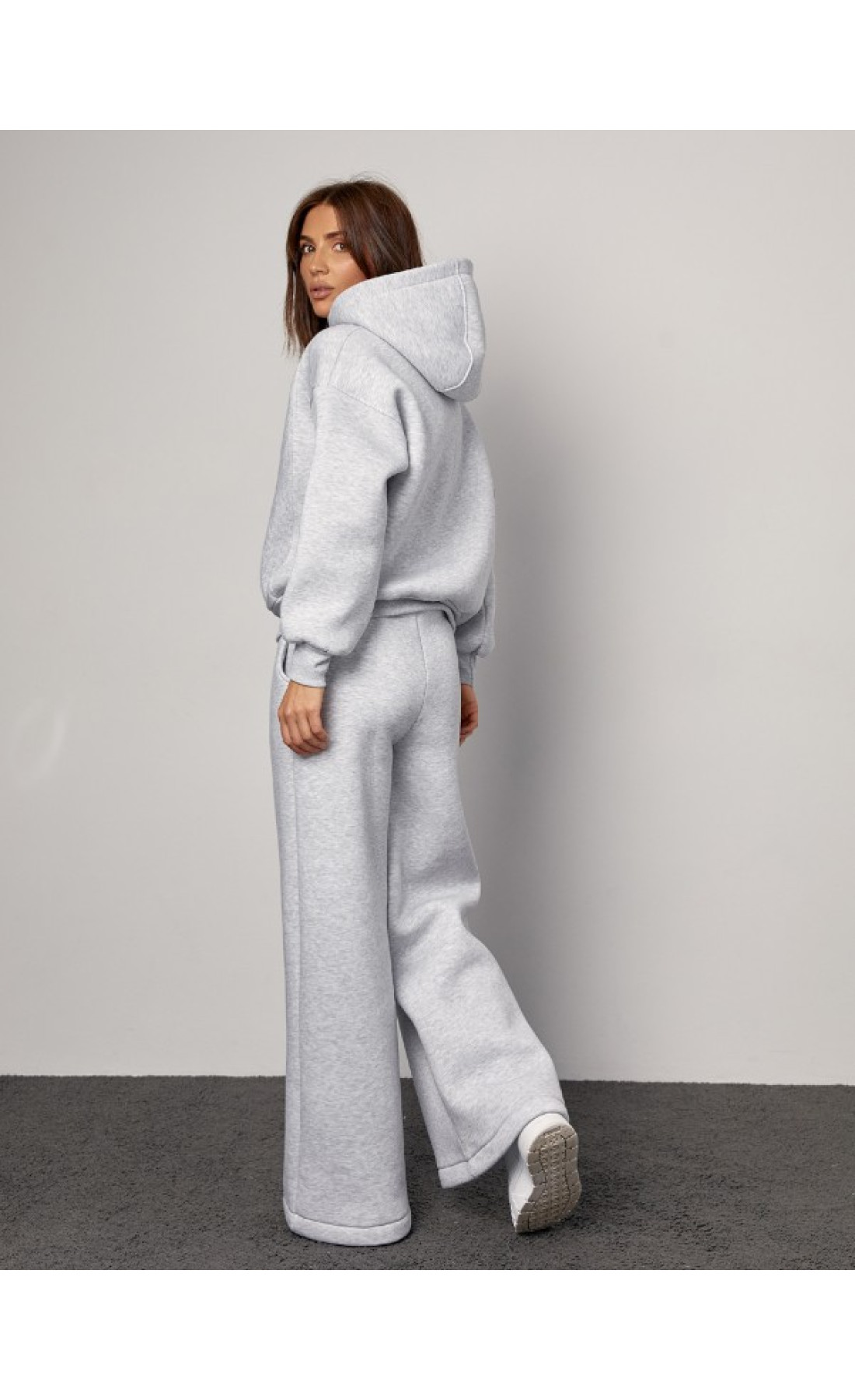 Жіночі спортивні костюми Issp