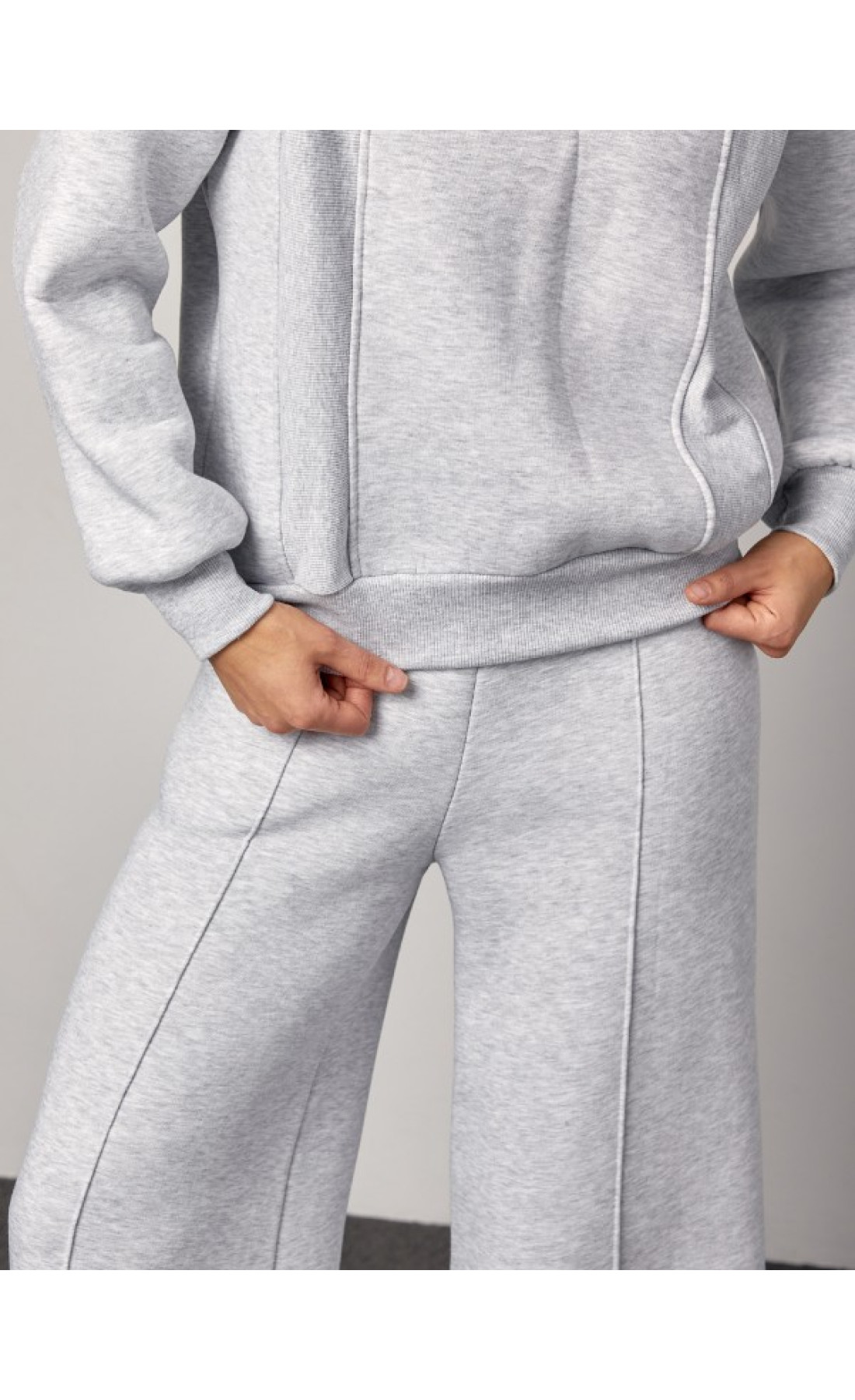 Жіночі спортивні костюми Issp