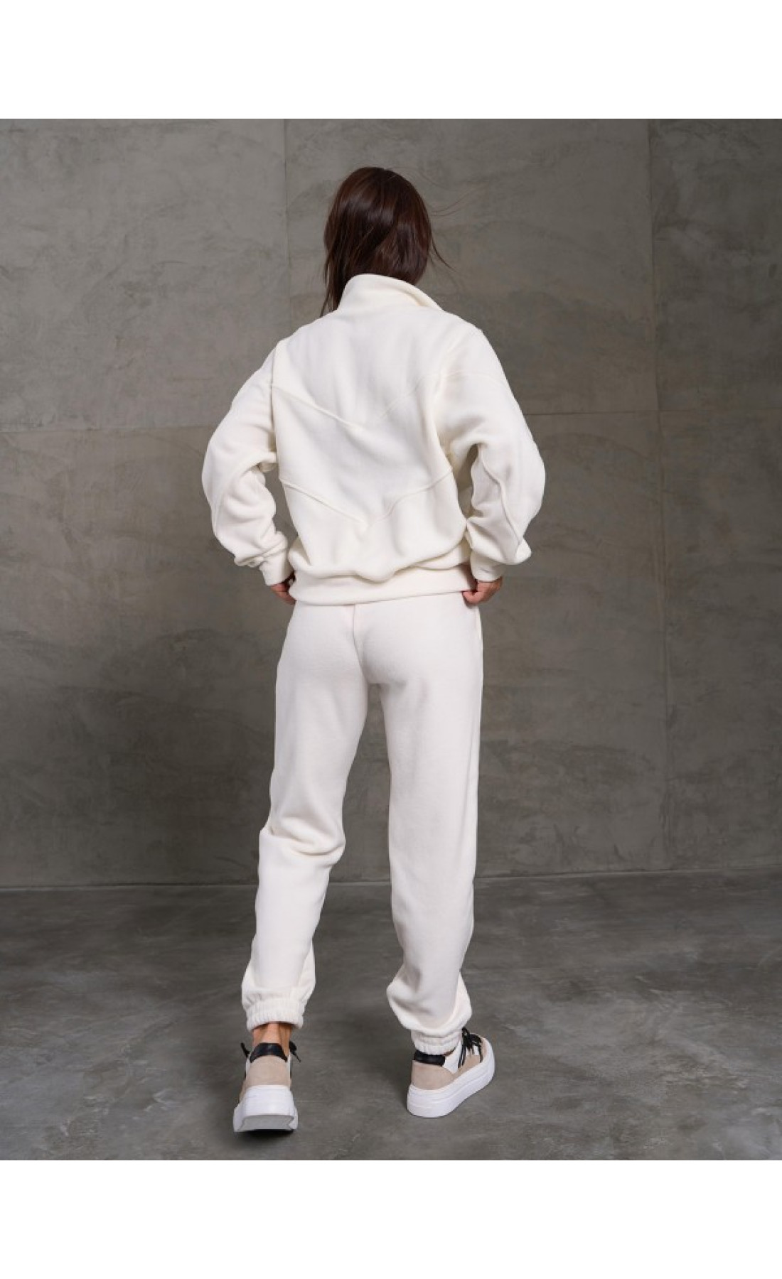 Жіночі спортивні костюми Issp