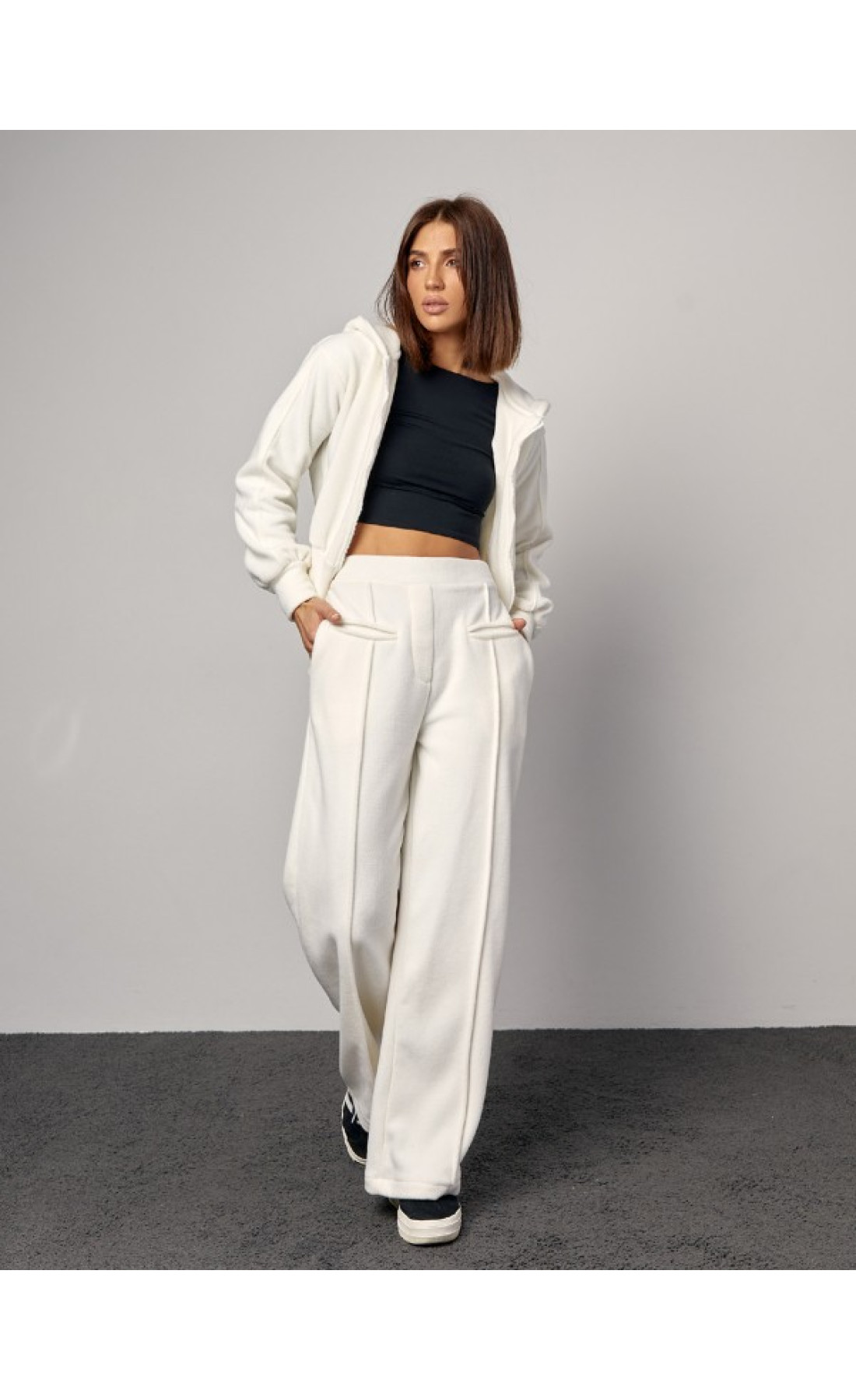 Жіночі спортивні костюми Issp