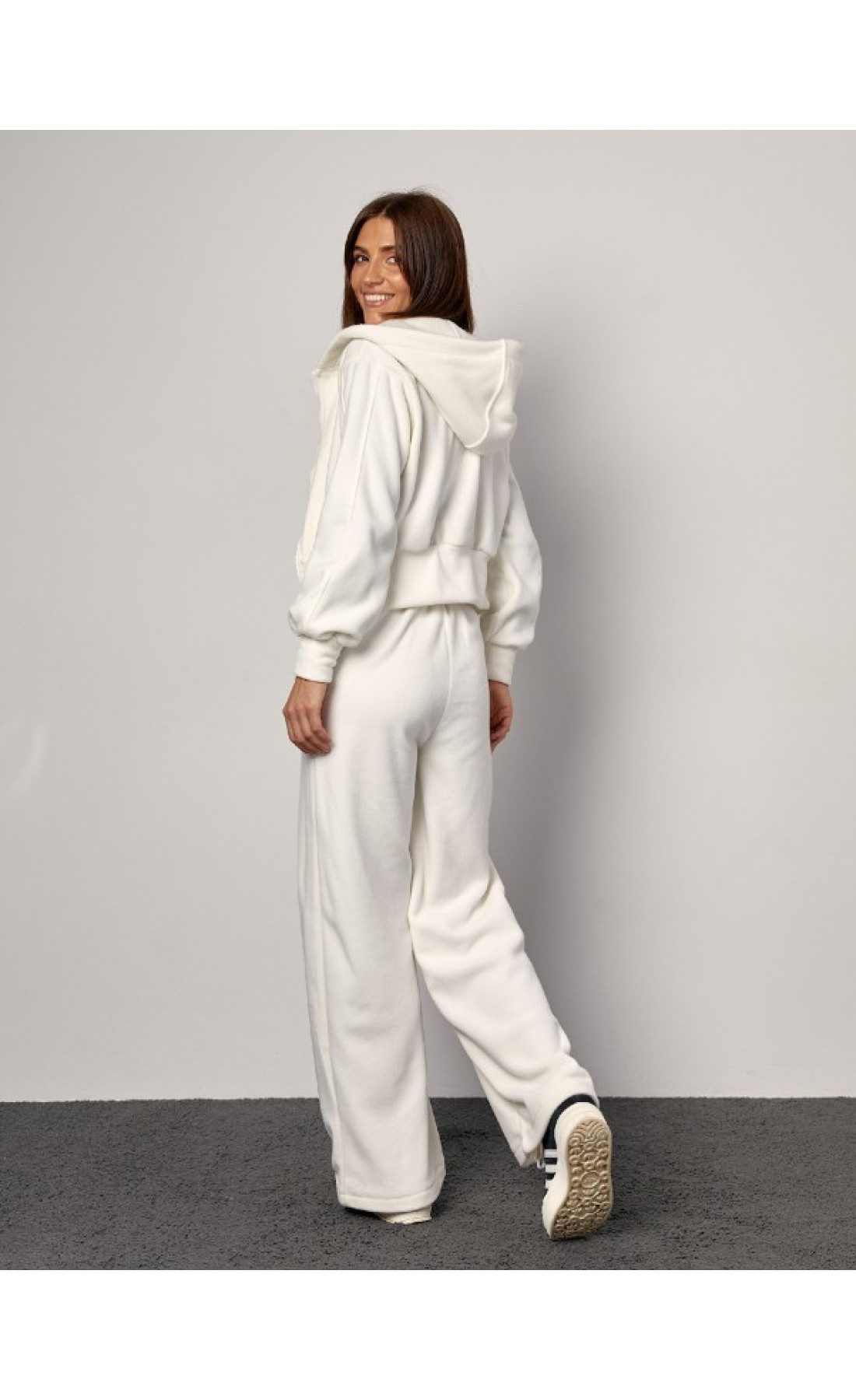 Жіночі спортивні костюми Issp