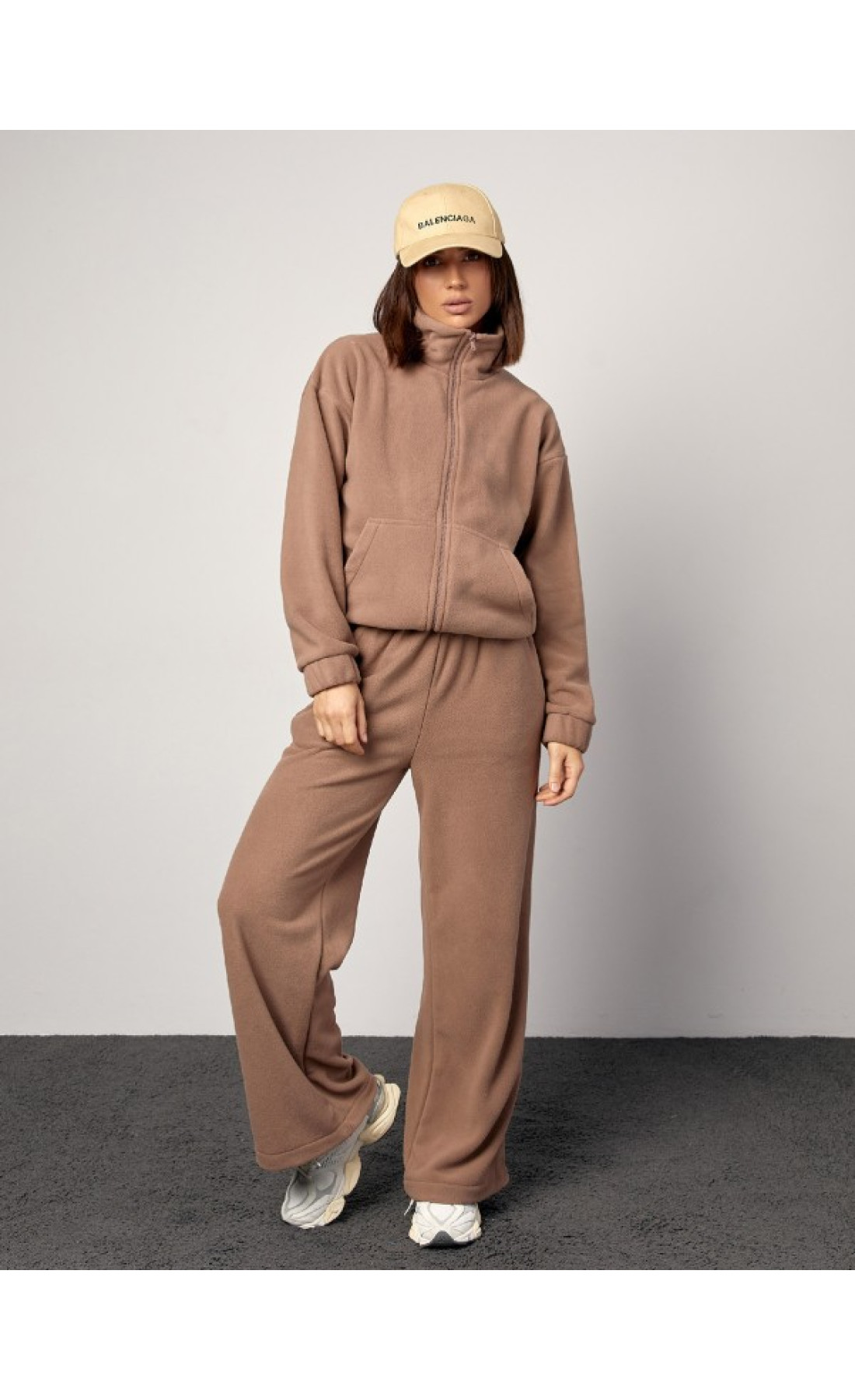 Жіночі спортивні костюми Issp