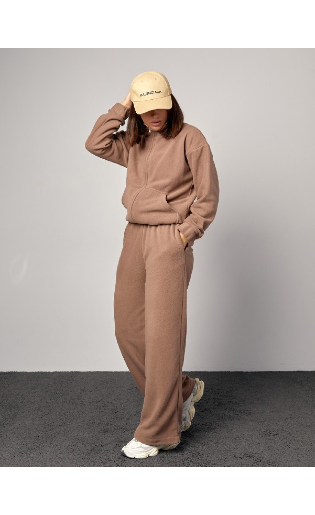 Жіночі спортивні костюми Issp