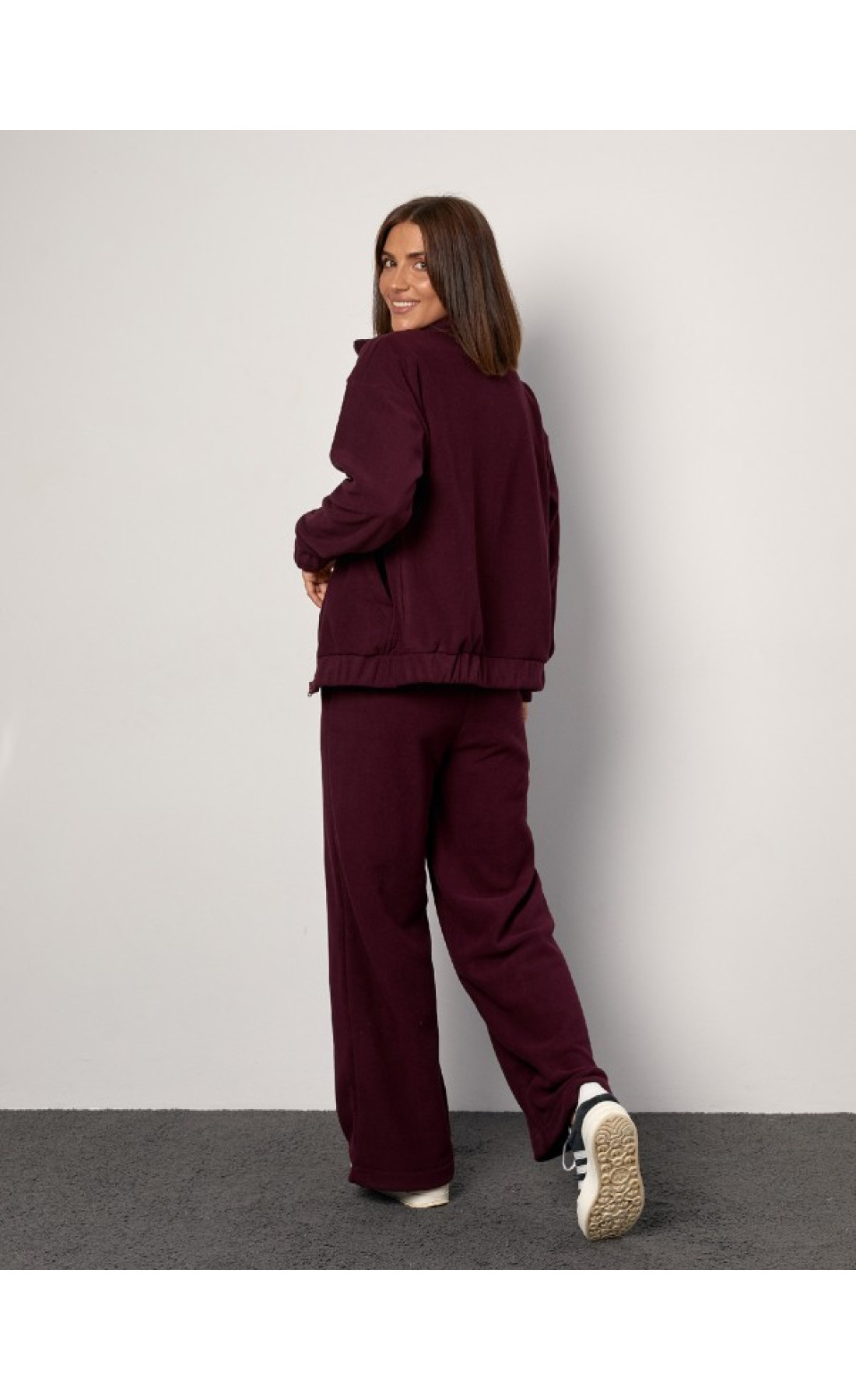 Жіночі спортивні костюми Issp