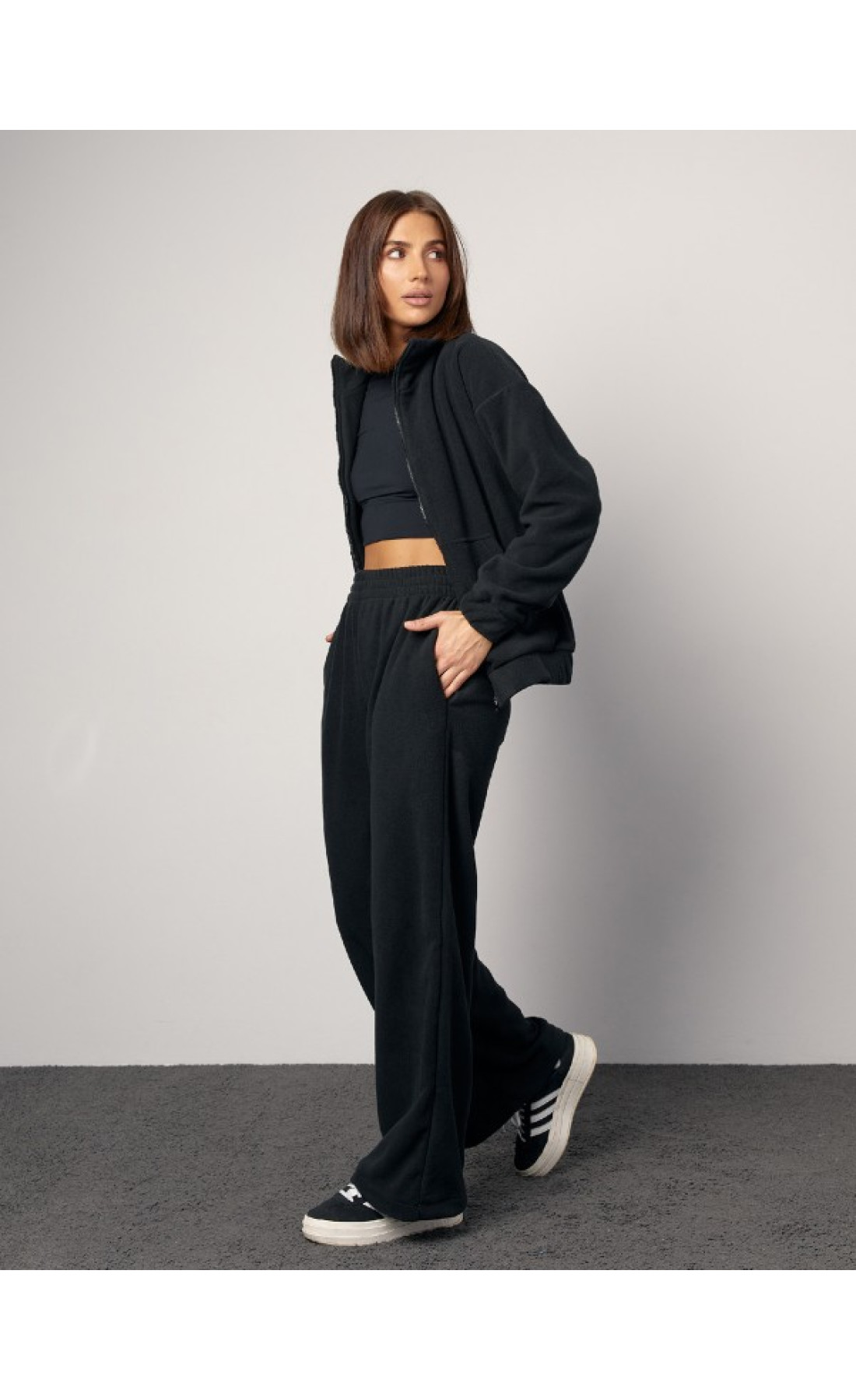 Жіночі спортивні костюми Issp