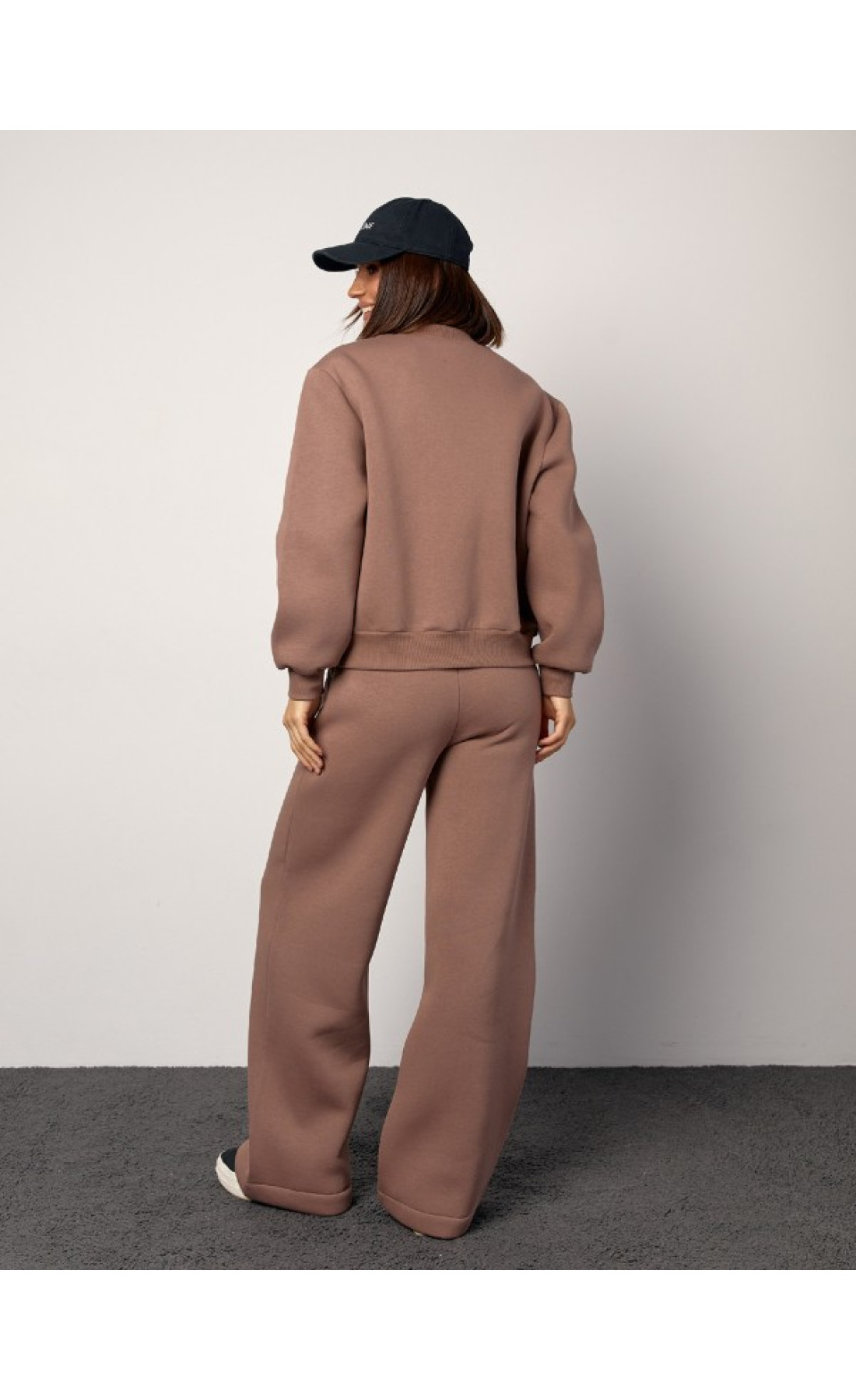 Жіночі спортивні костюми Issp