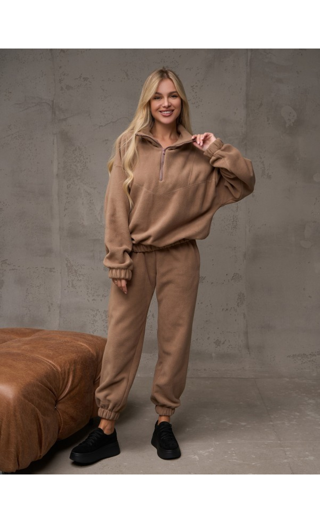 Жіночі спортивні костюми Issp