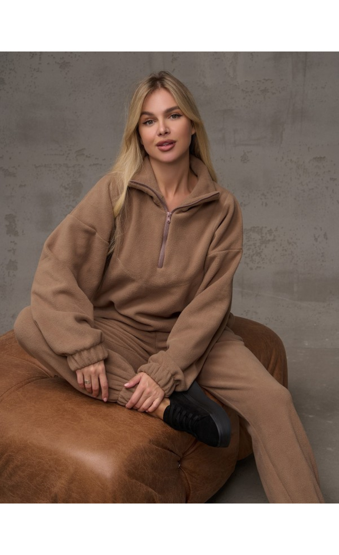 Жіночі спортивні костюми Issp