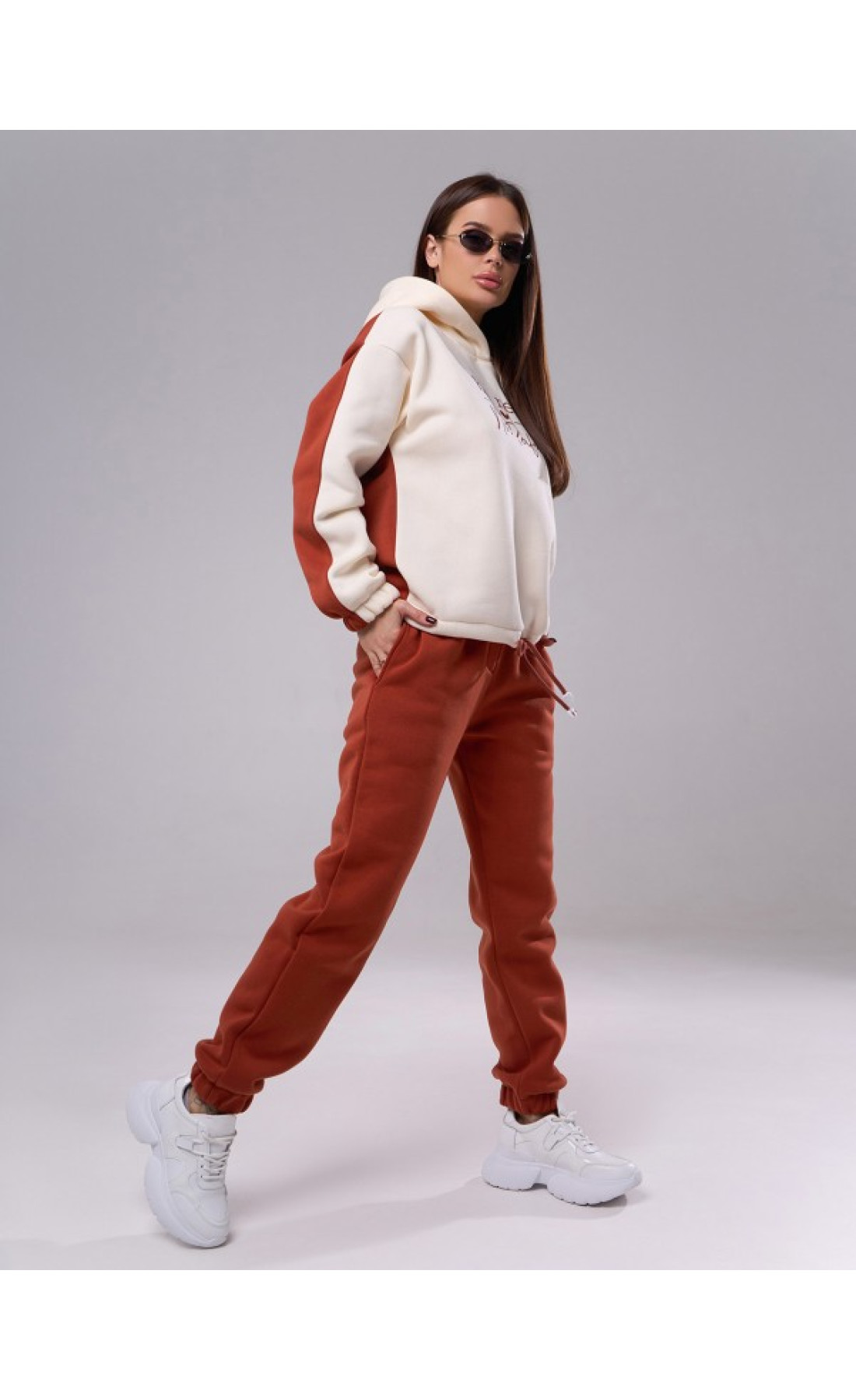 Жіночі спортивні костюми Issp