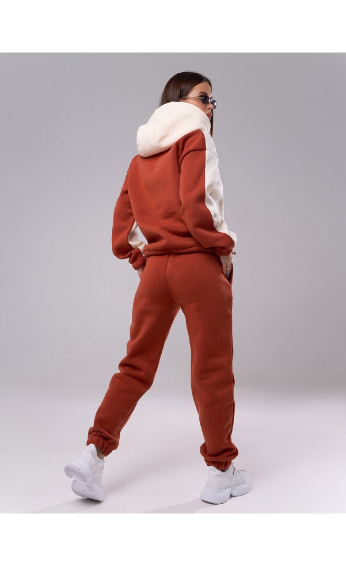 Жіночі спортивні костюми Issp