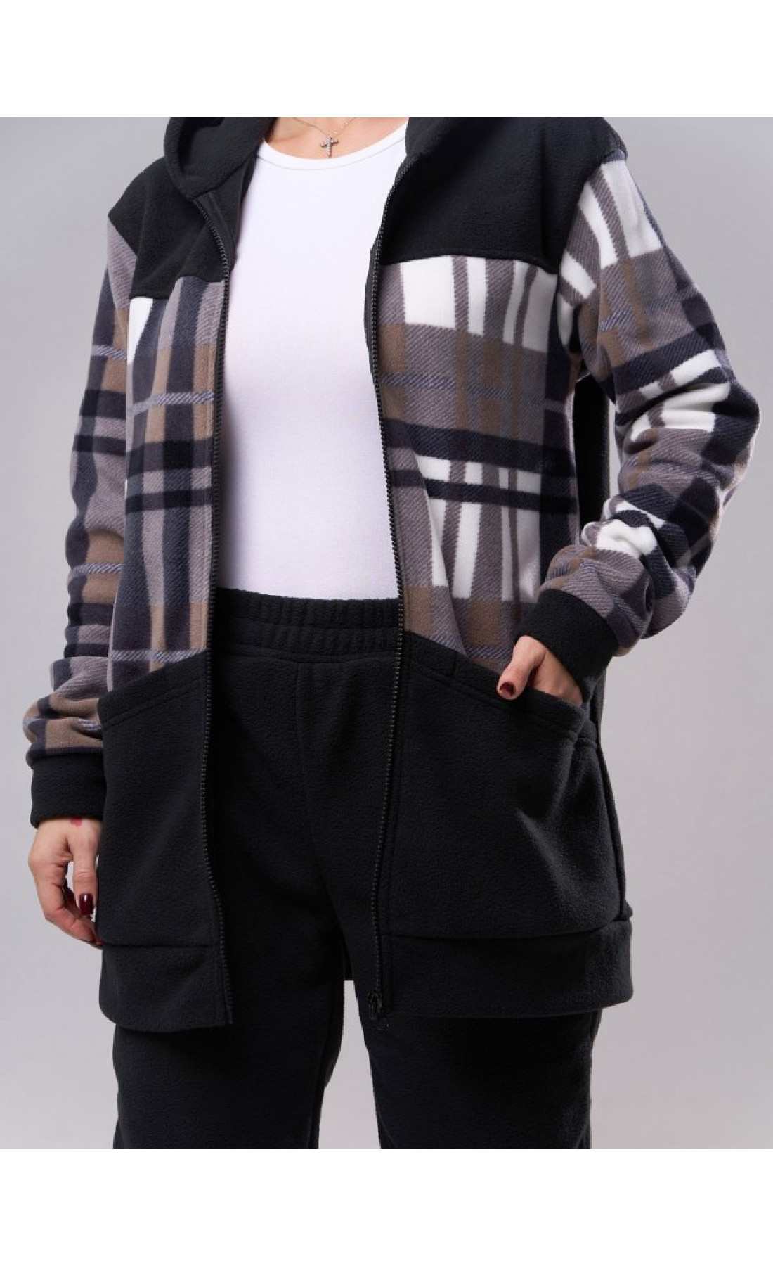 Жіночі спортивні костюми Issp