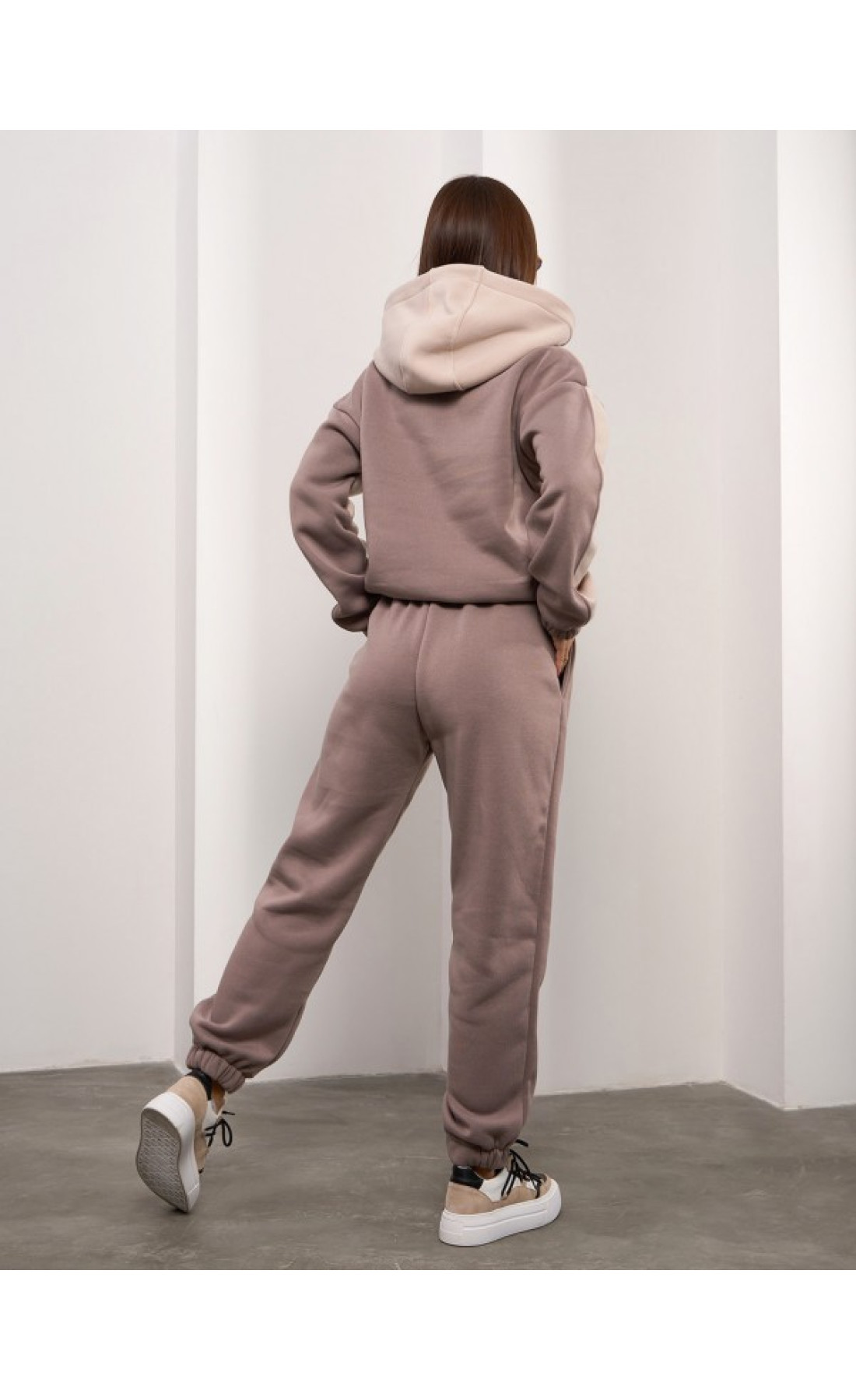 Жіночі спортивні костюми Issp