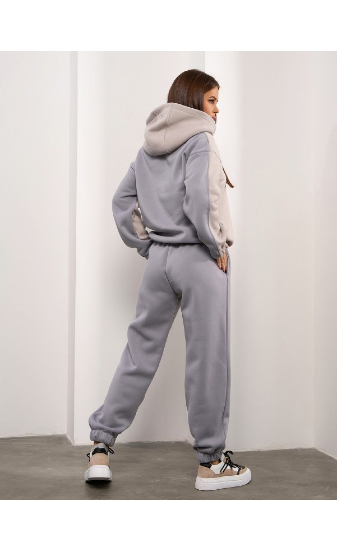 Жіночі спортивні костюми Issp