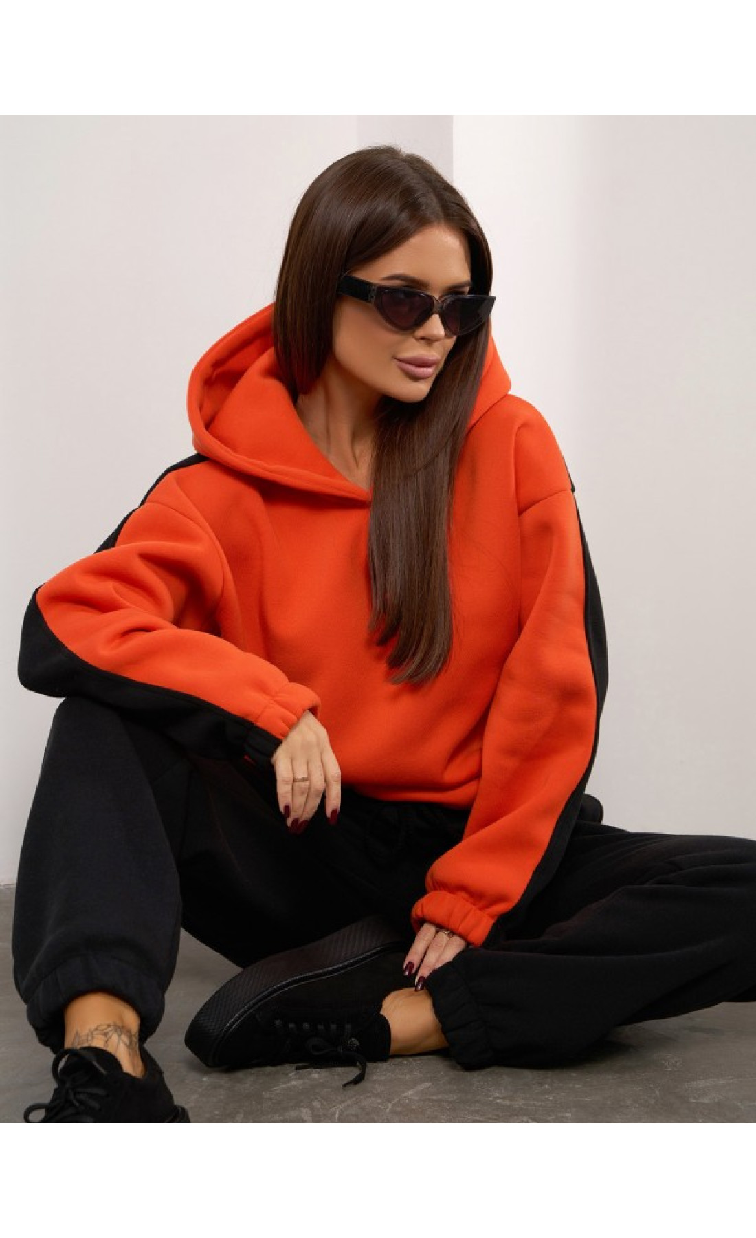 Жіночі спортивні костюми Issp