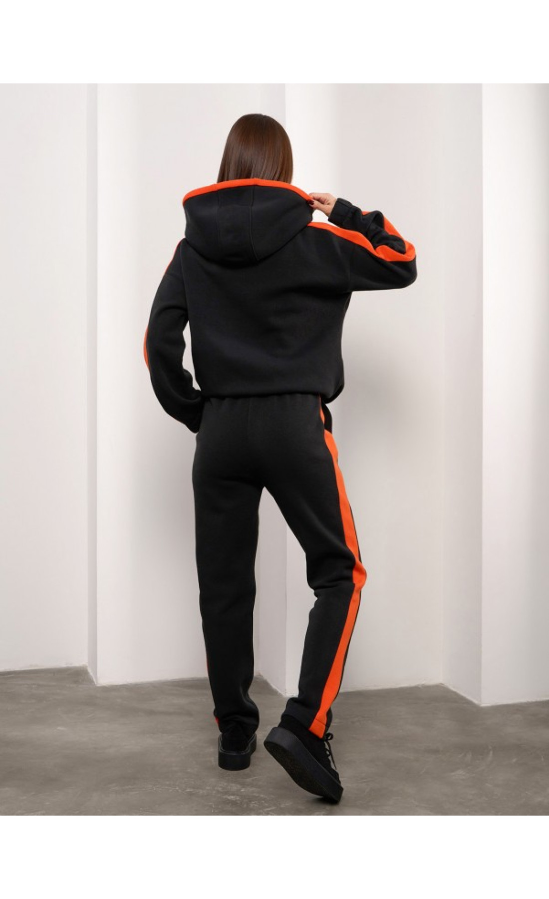 Жіночі спортивні костюми Issp