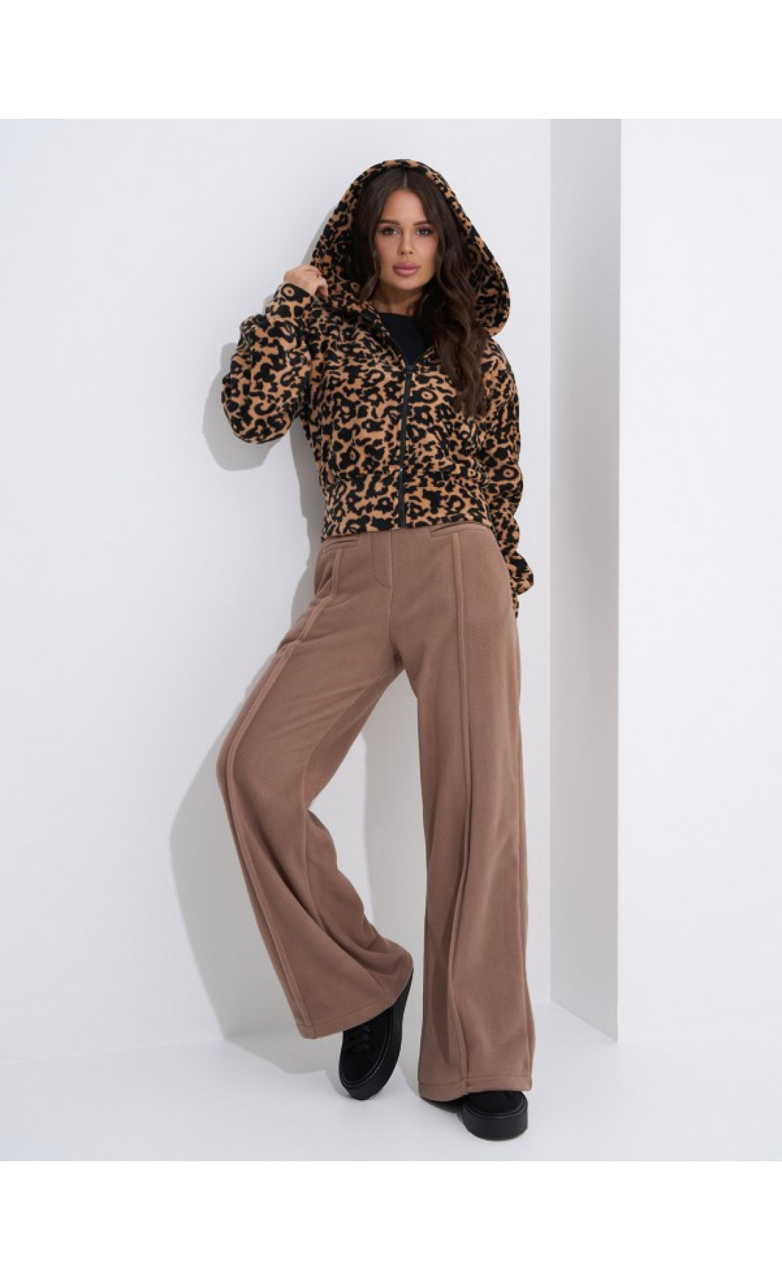 Жіночі спортивні костюми Issp