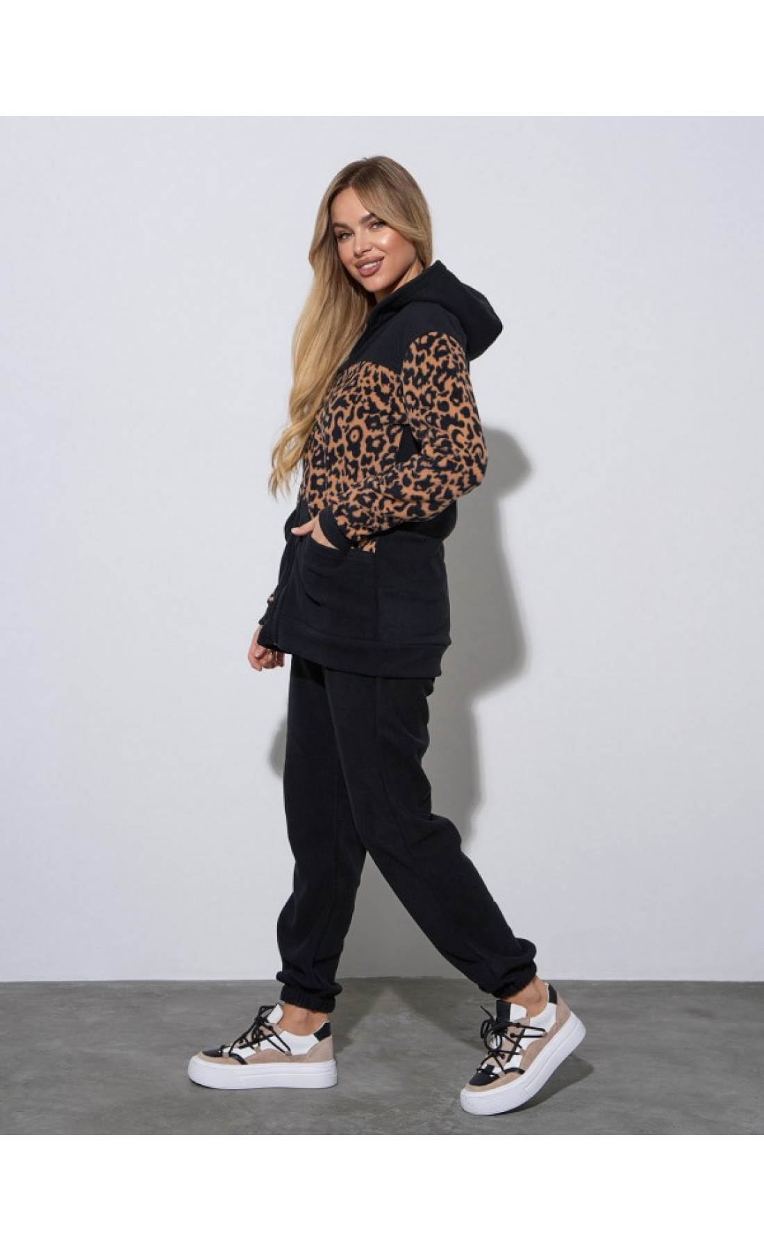 Жіночі спортивні костюми Issp