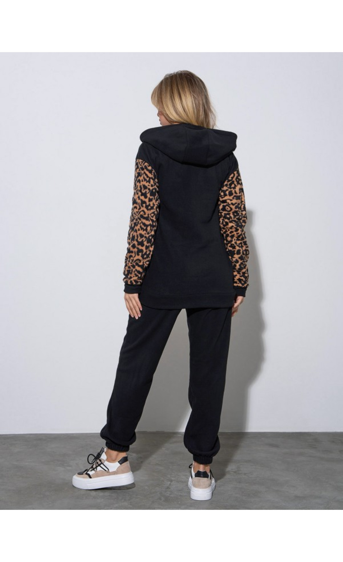 Жіночі спортивні костюми Issp