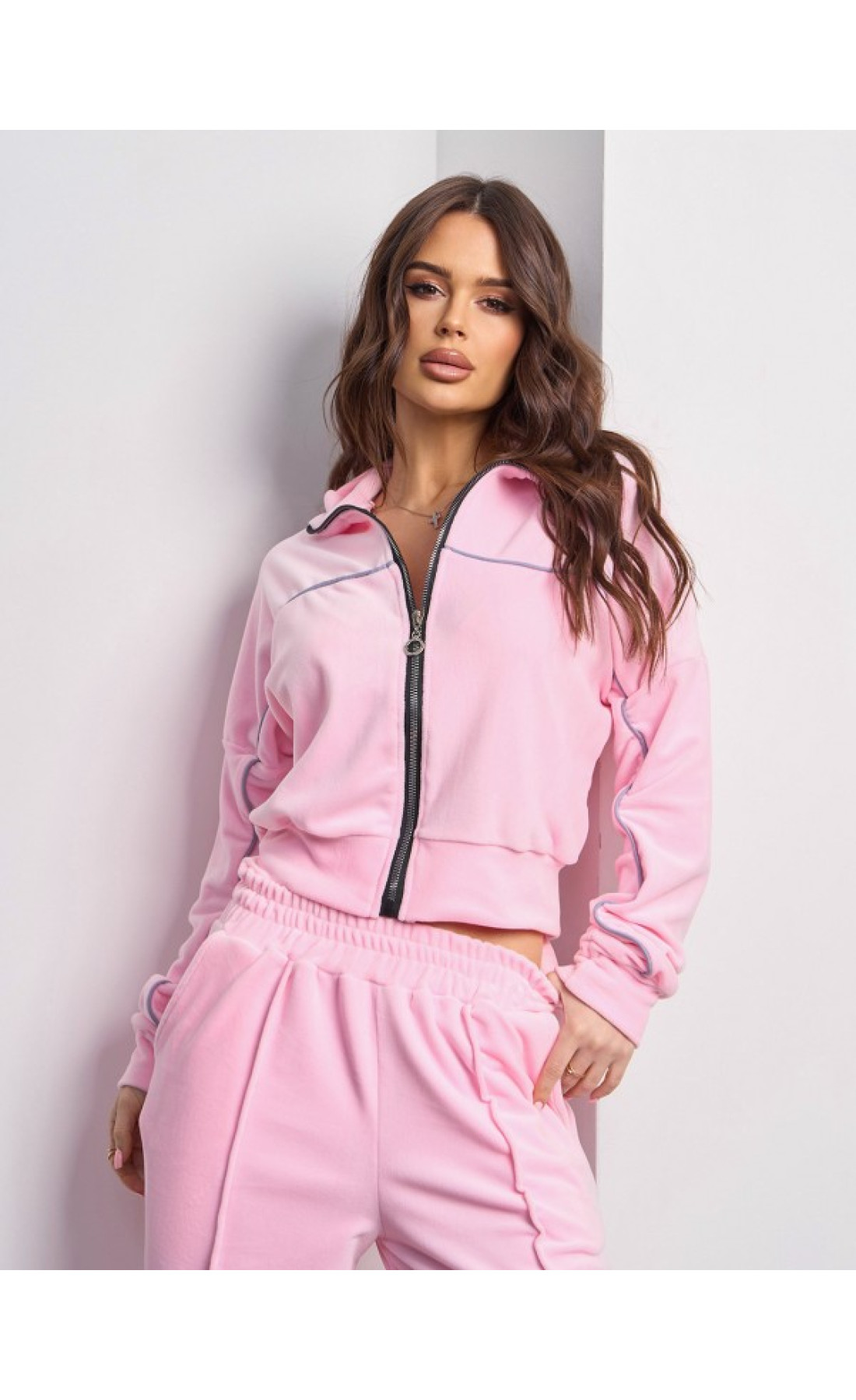 Жіночі спортивні костюми Issp