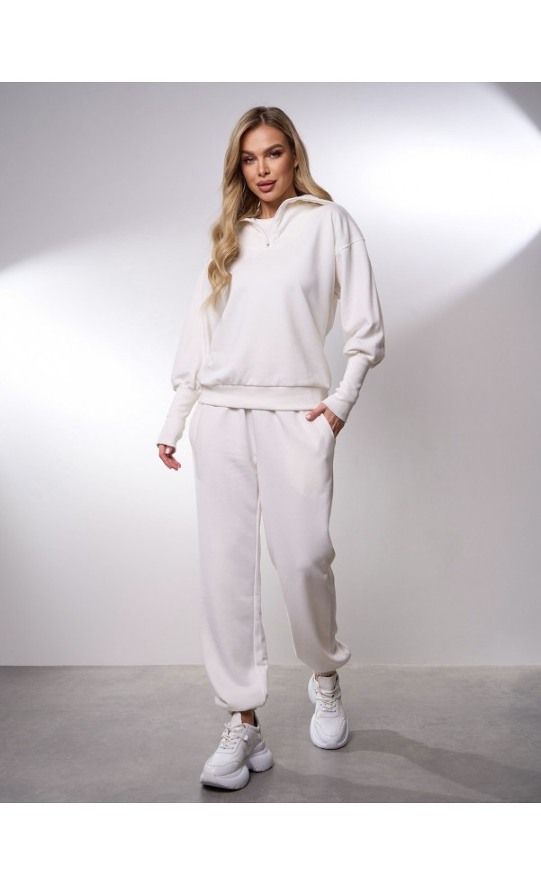 Жіночі спортивні костюми Issp