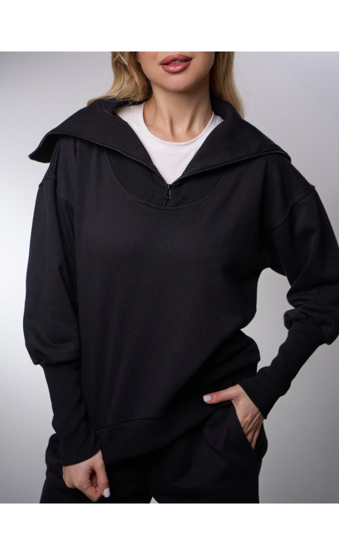 Жіночі спортивні костюми Issp