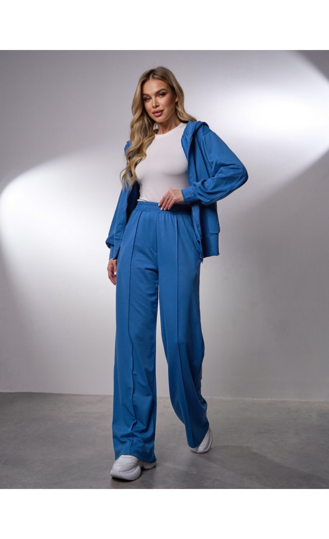 Жіночі спортивні костюми Issp