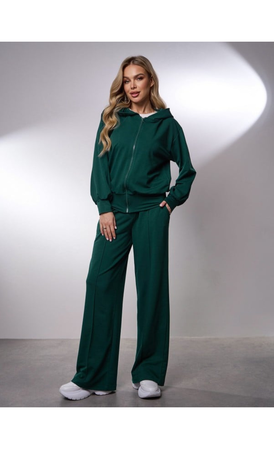 Жіночі спортивні костюми Issp