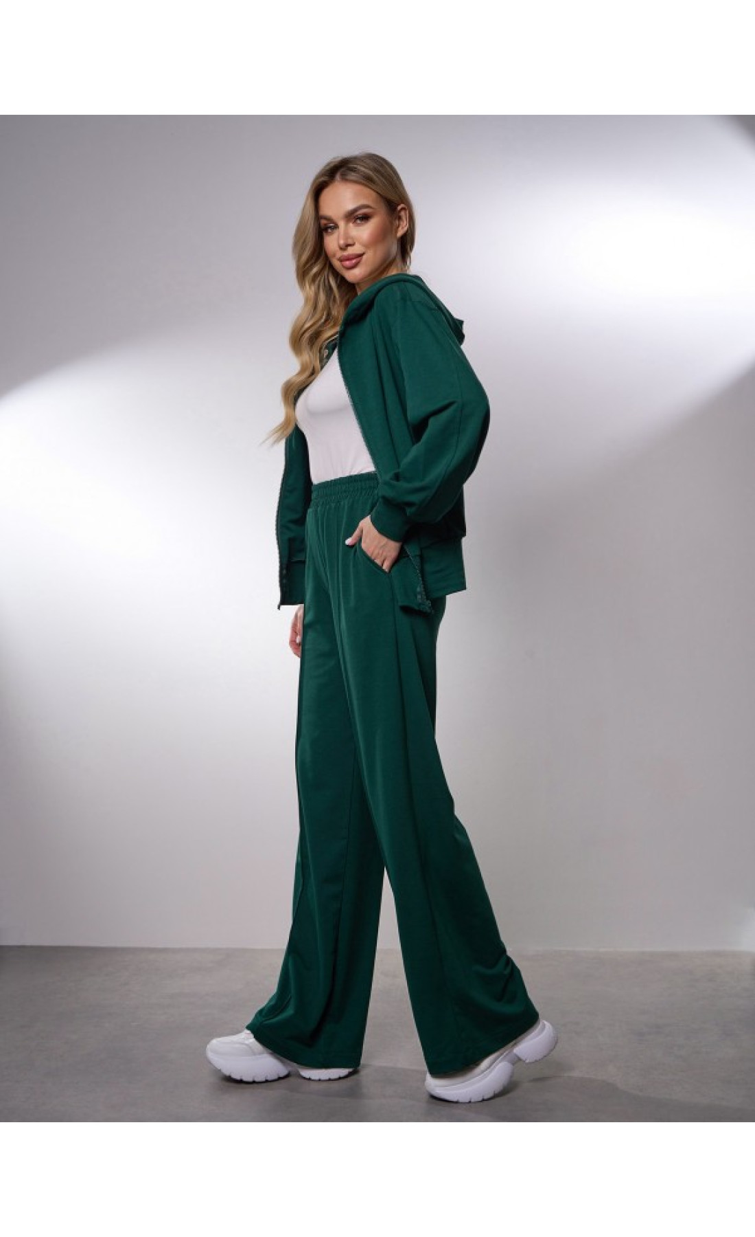 Жіночі спортивні костюми Issp