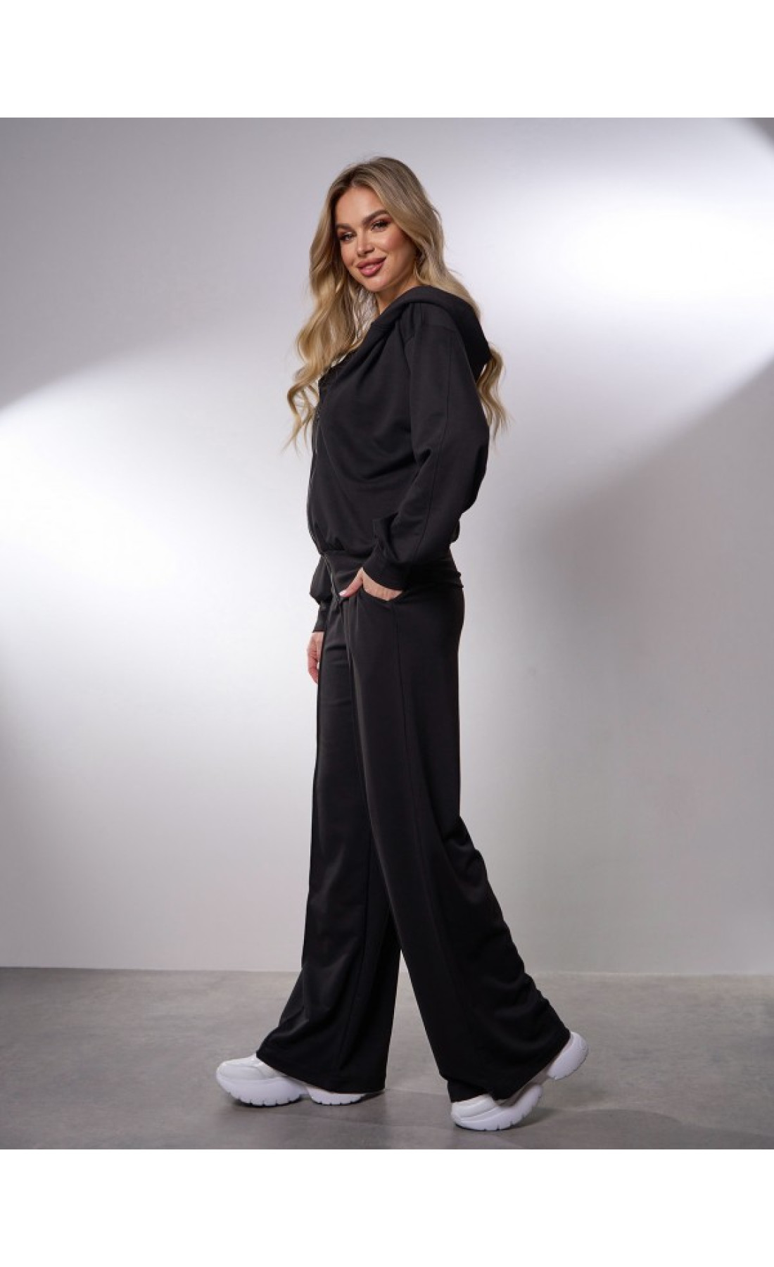 Жіночі спортивні костюми Issp