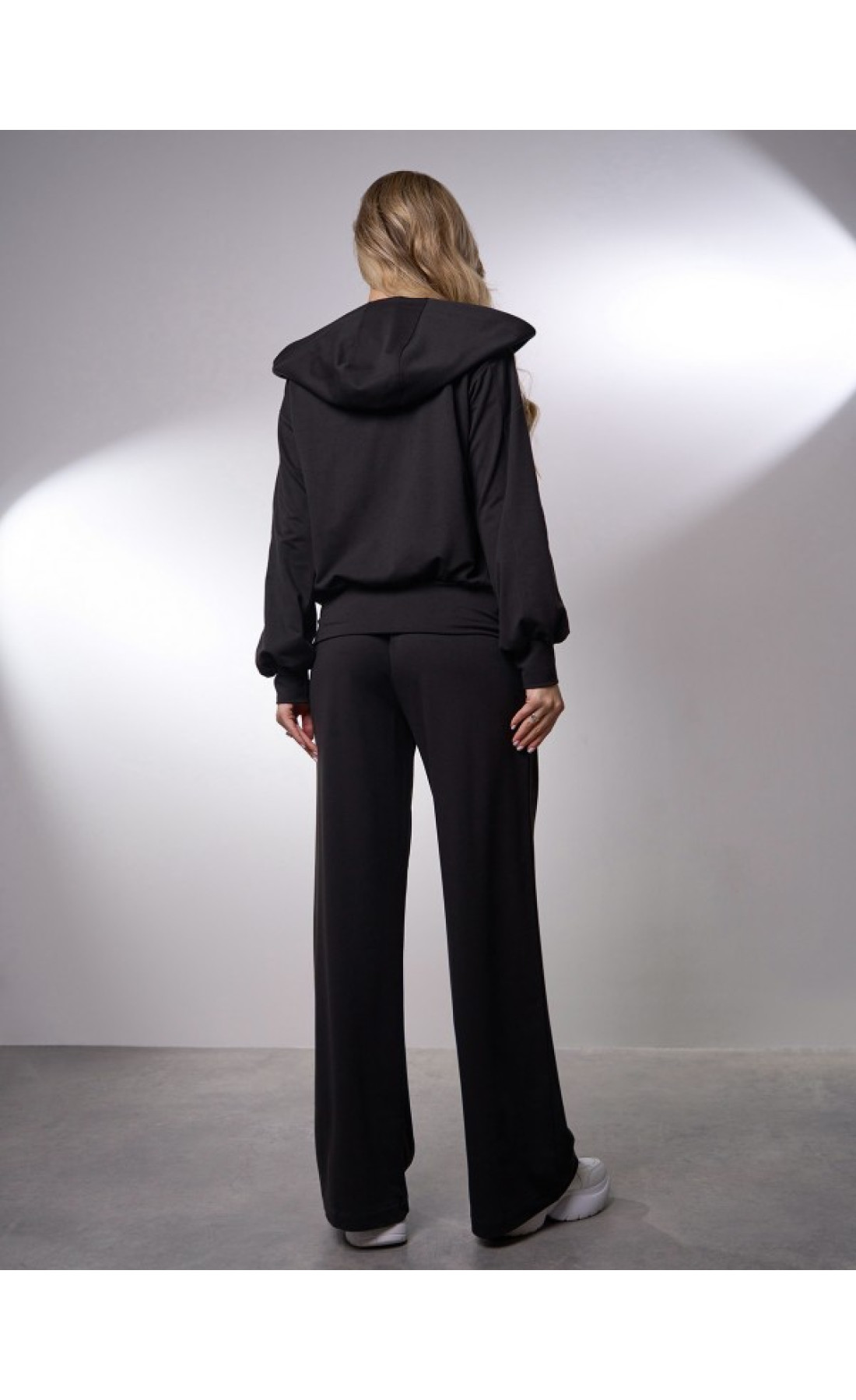 Жіночі спортивні костюми Issp